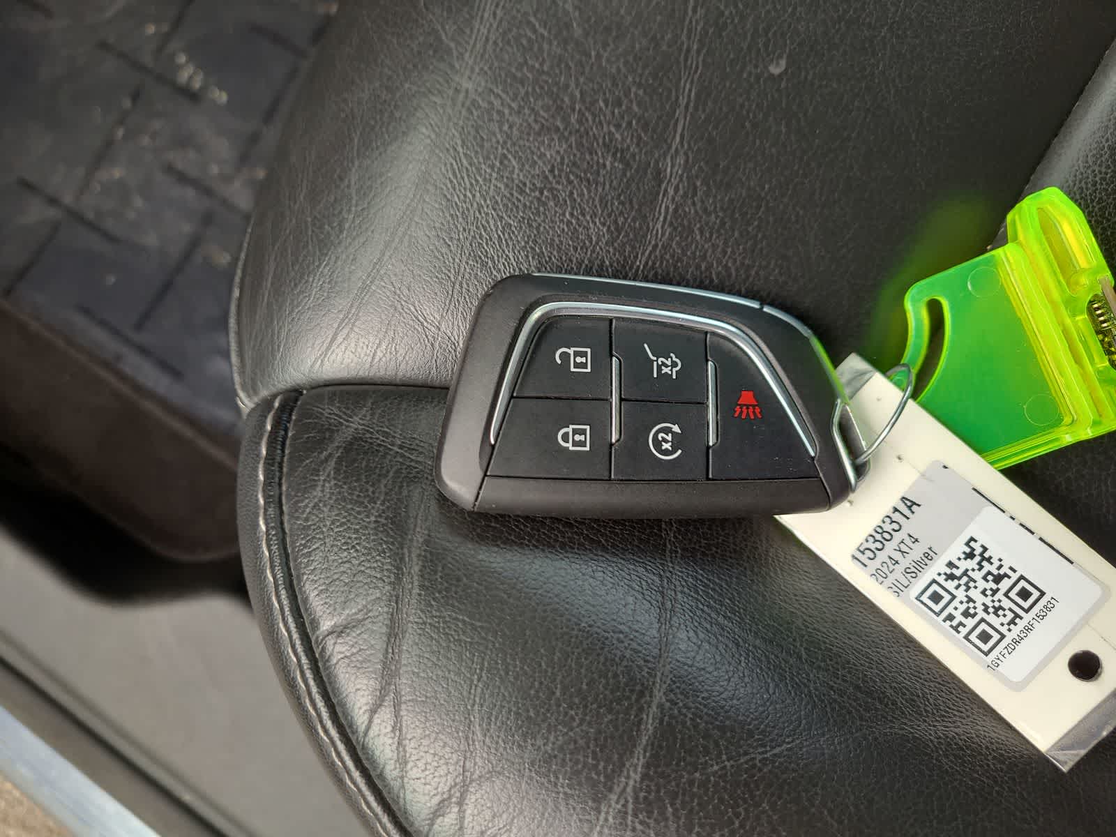 Thumbnail: 2024 Cadillac XT4 - 28