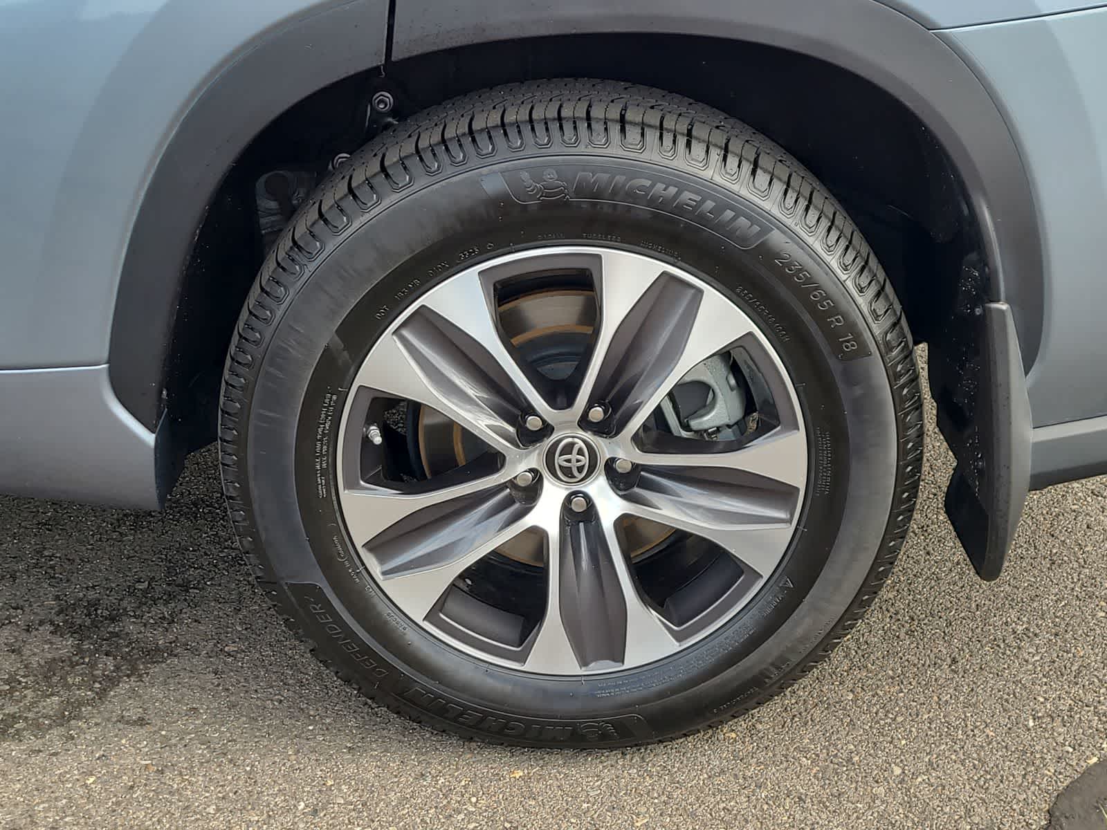 Thumbnail: 2022 Toyota Highlander - 16