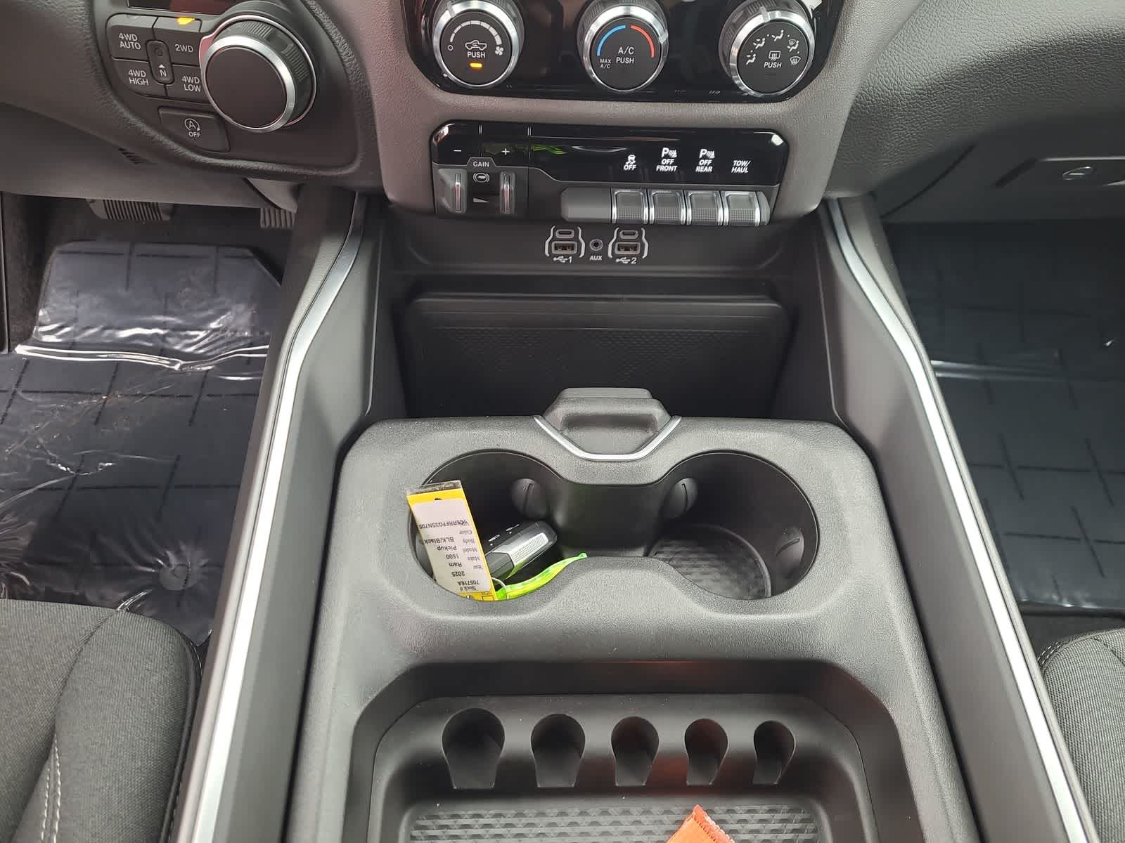 Thumbnail: 2025 RAM 1500 - 25