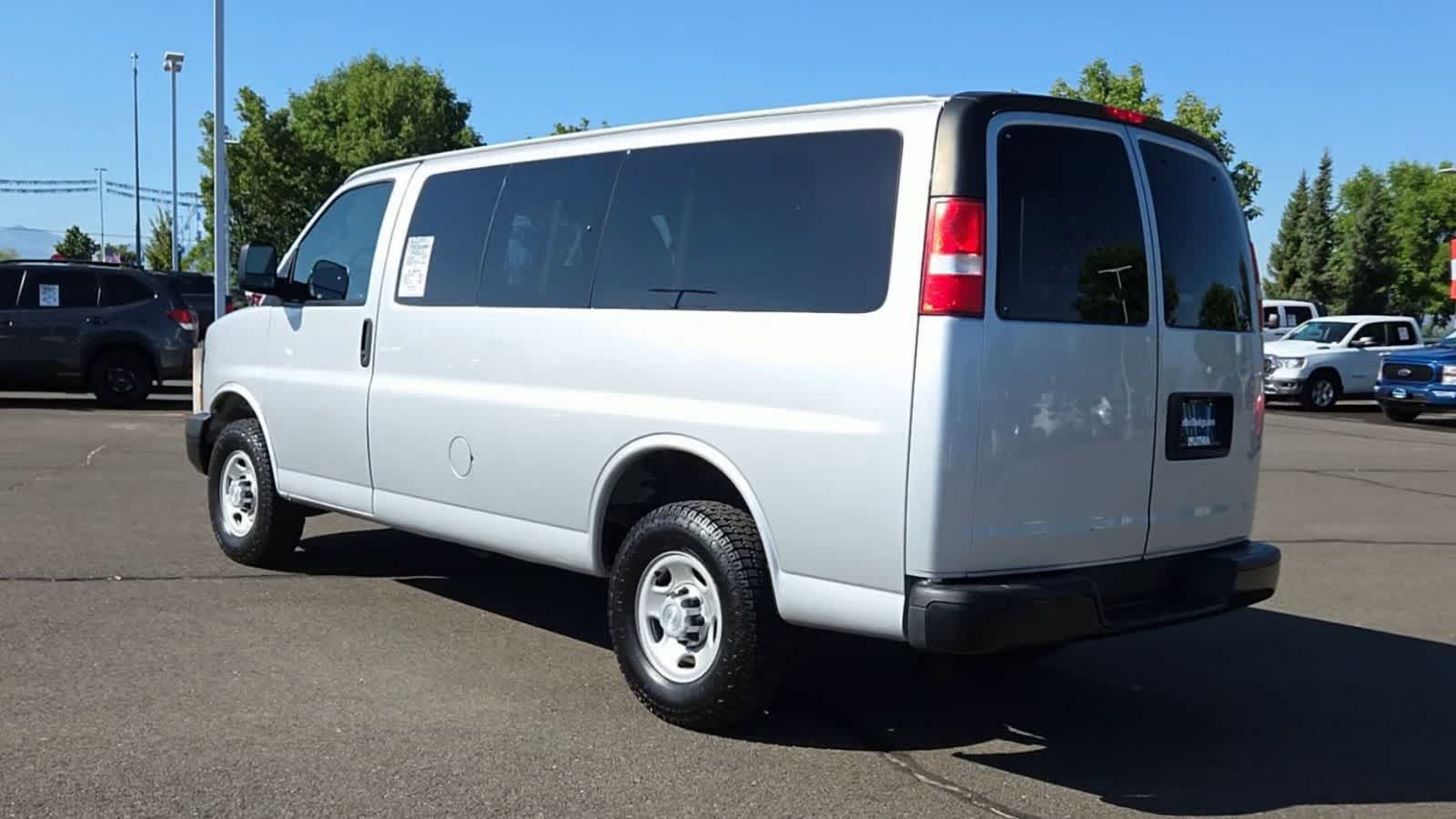 2017 Chevrolet Express Passenger LS - Photo 6