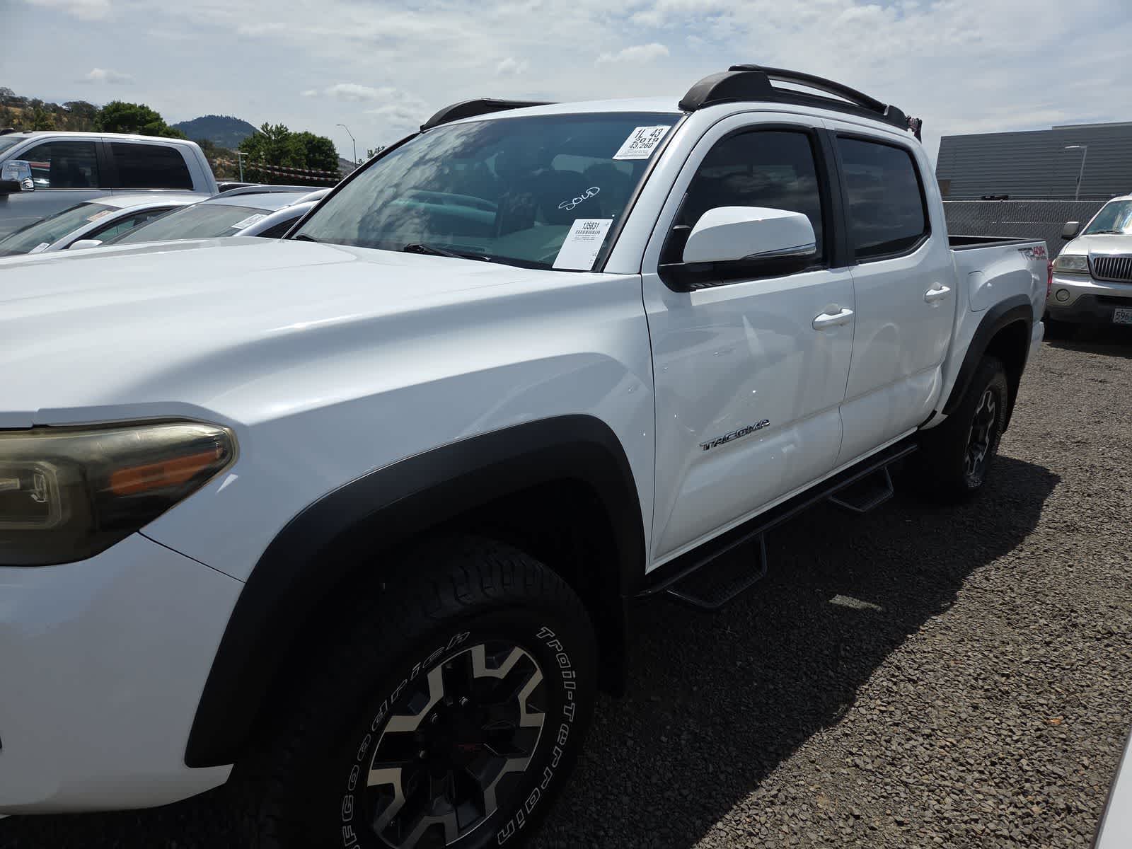 Thumbnail: 2019 Toyota Tacoma - 10