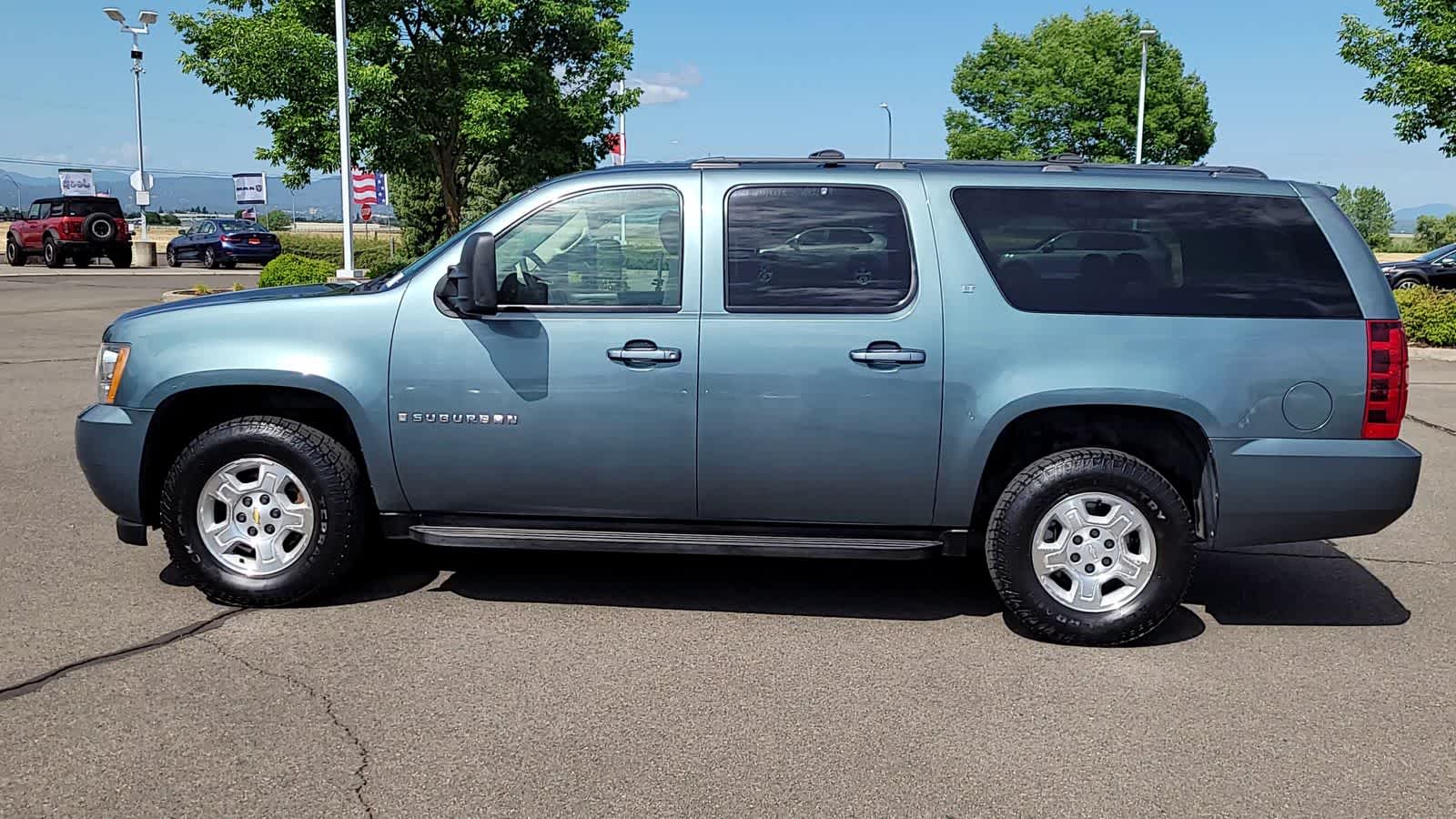 Thumbnail: 2009 Chevrolet Suburban - 5