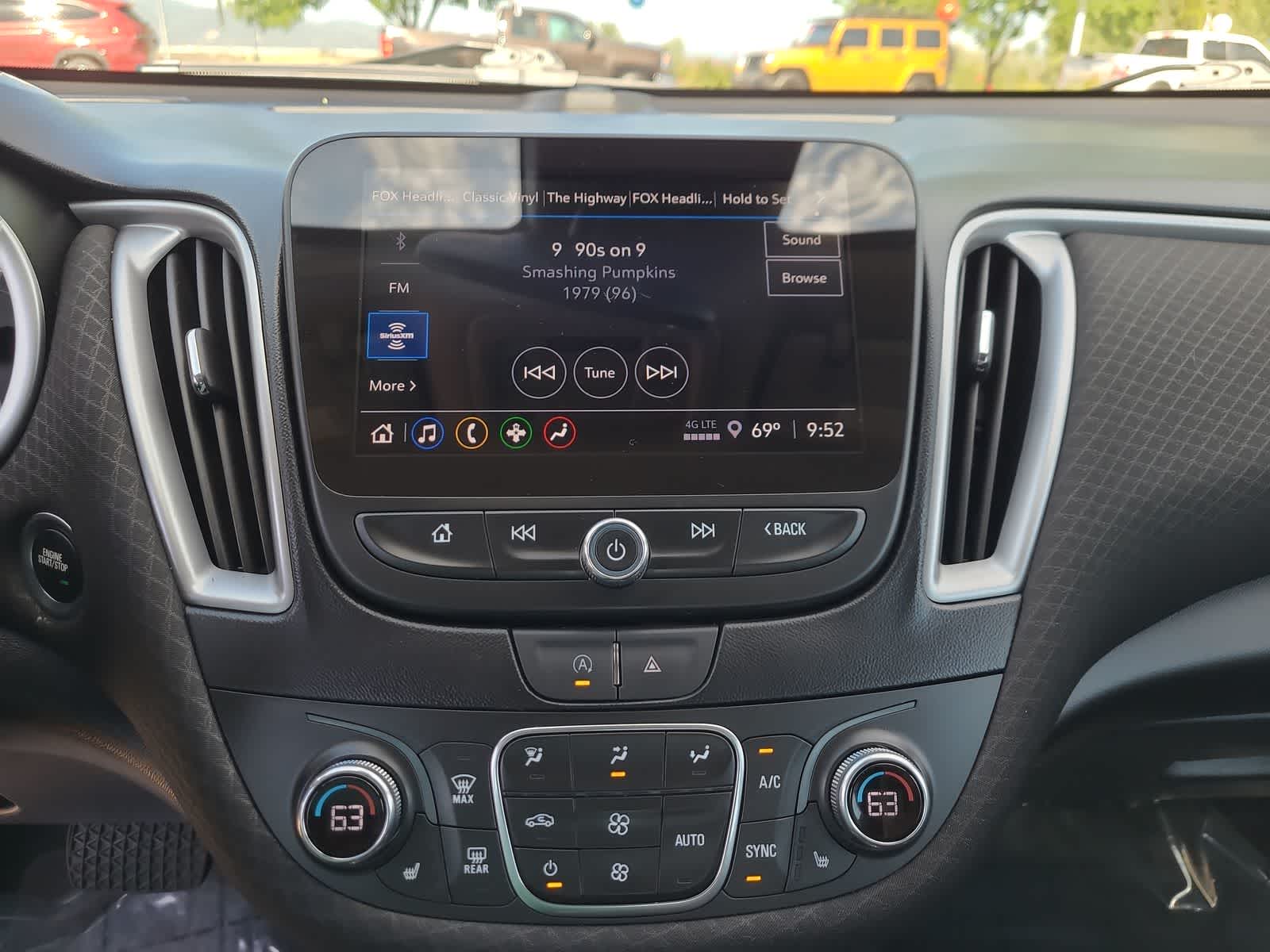2023 Chevrolet Malibu LT 24