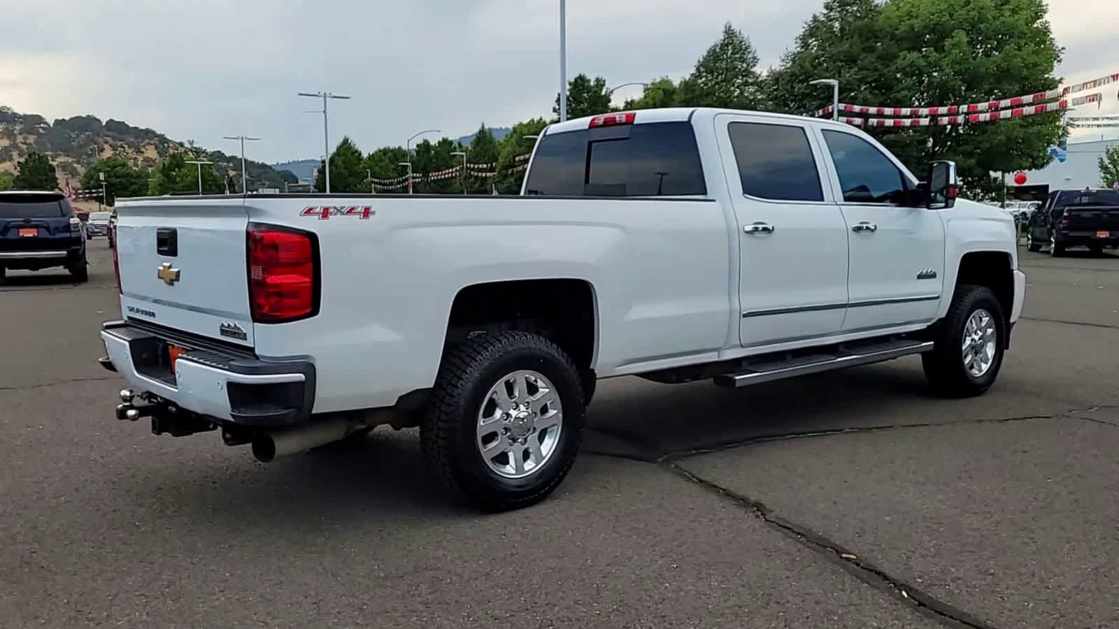 Thumbnail: 2015 Chevrolet Silverado 3500 - 8