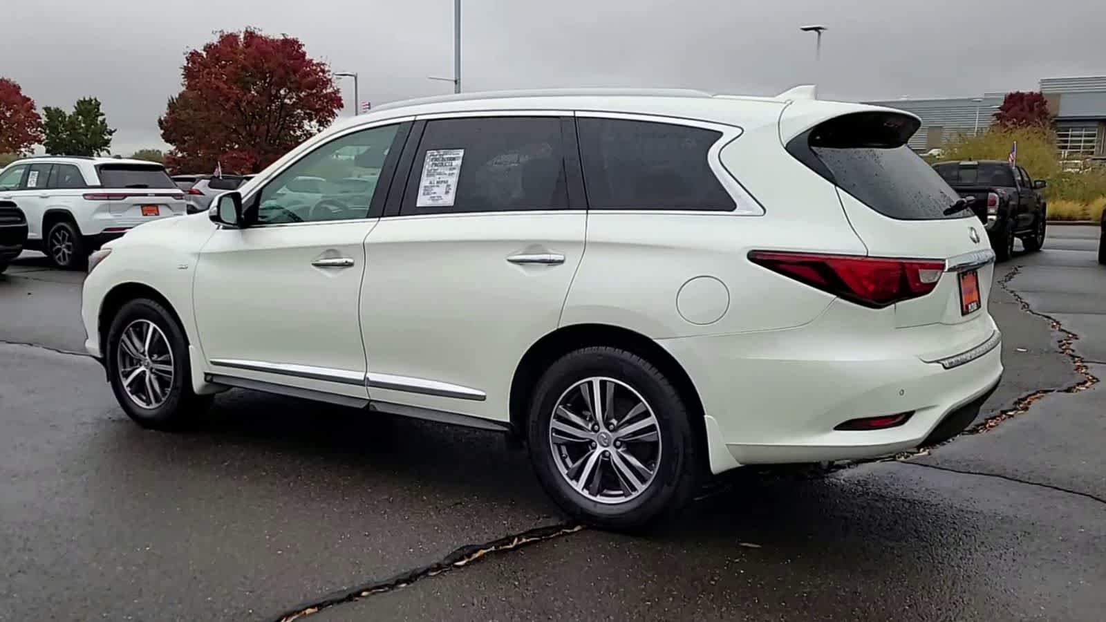 Thumbnail: 2017 INFINITI QX60 - 6