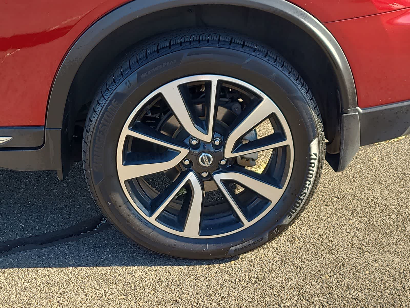 Thumbnail: 2020 Nissan Rogue - 16