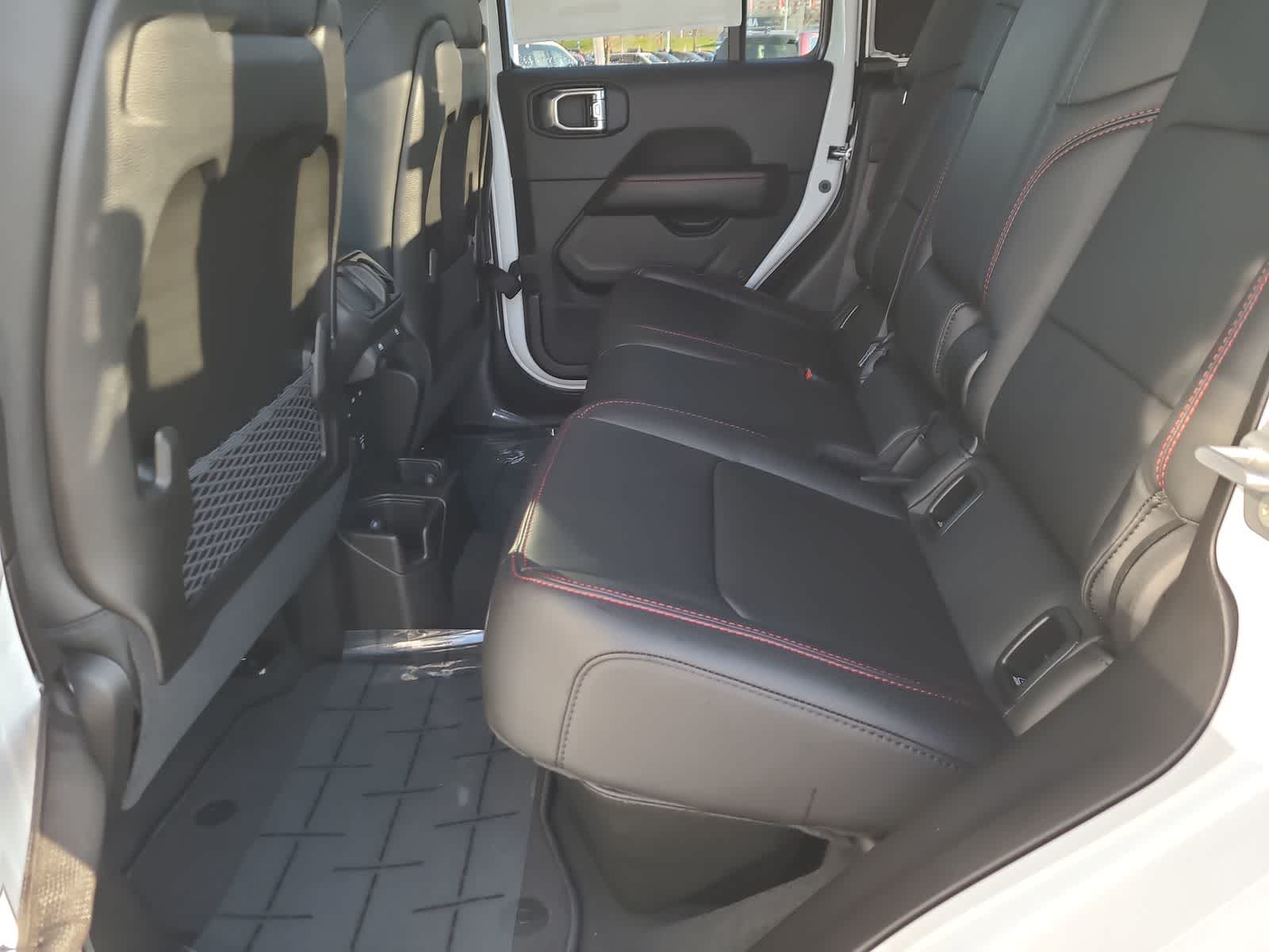 Thumbnail: 2026 Jeep Gladiator - 21