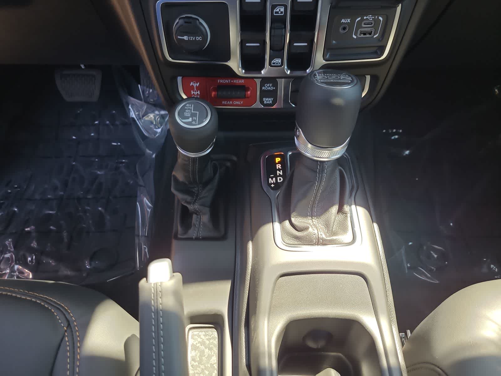 Thumbnail: 2025 Jeep Wrangler - 25