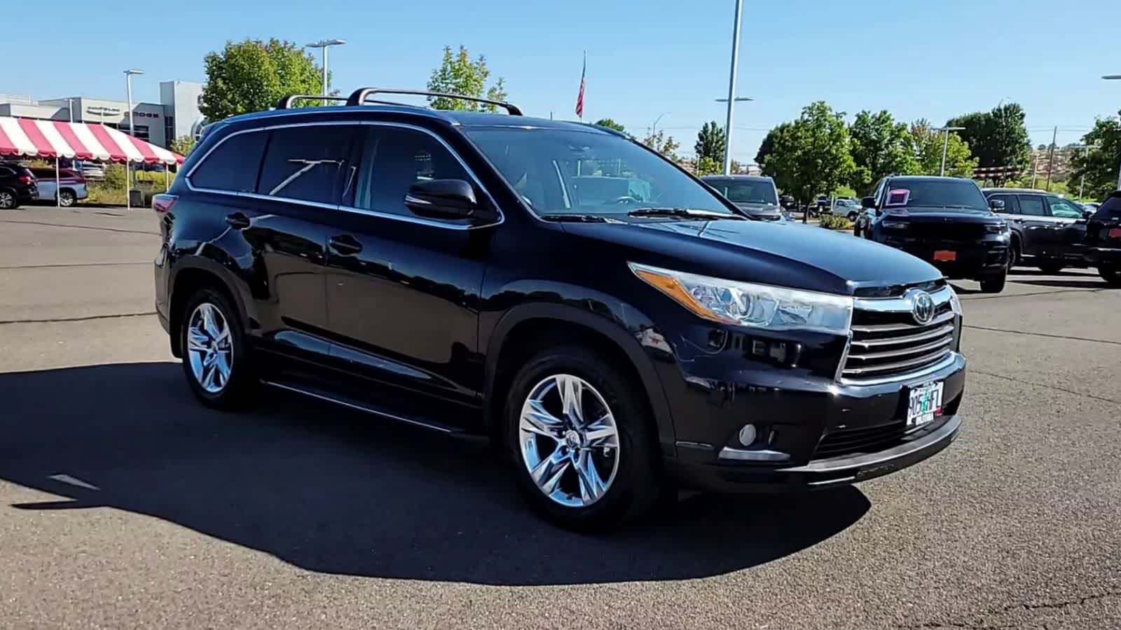 Used 2015 Toyota Highlander Limited with VIN 5TDDKRFH6FS132733 for sale in Medford, OR