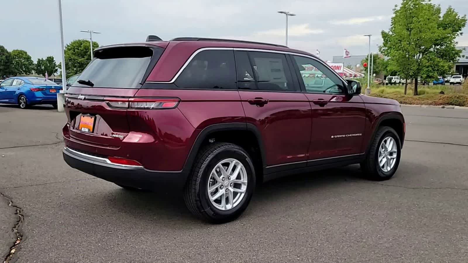 Thumbnail: 2025 Jeep Grand Cherokee - 8