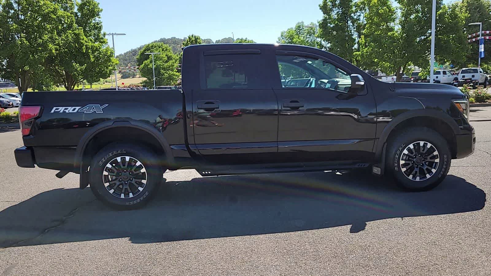 2021 Nissan Titan PRO-4X 9