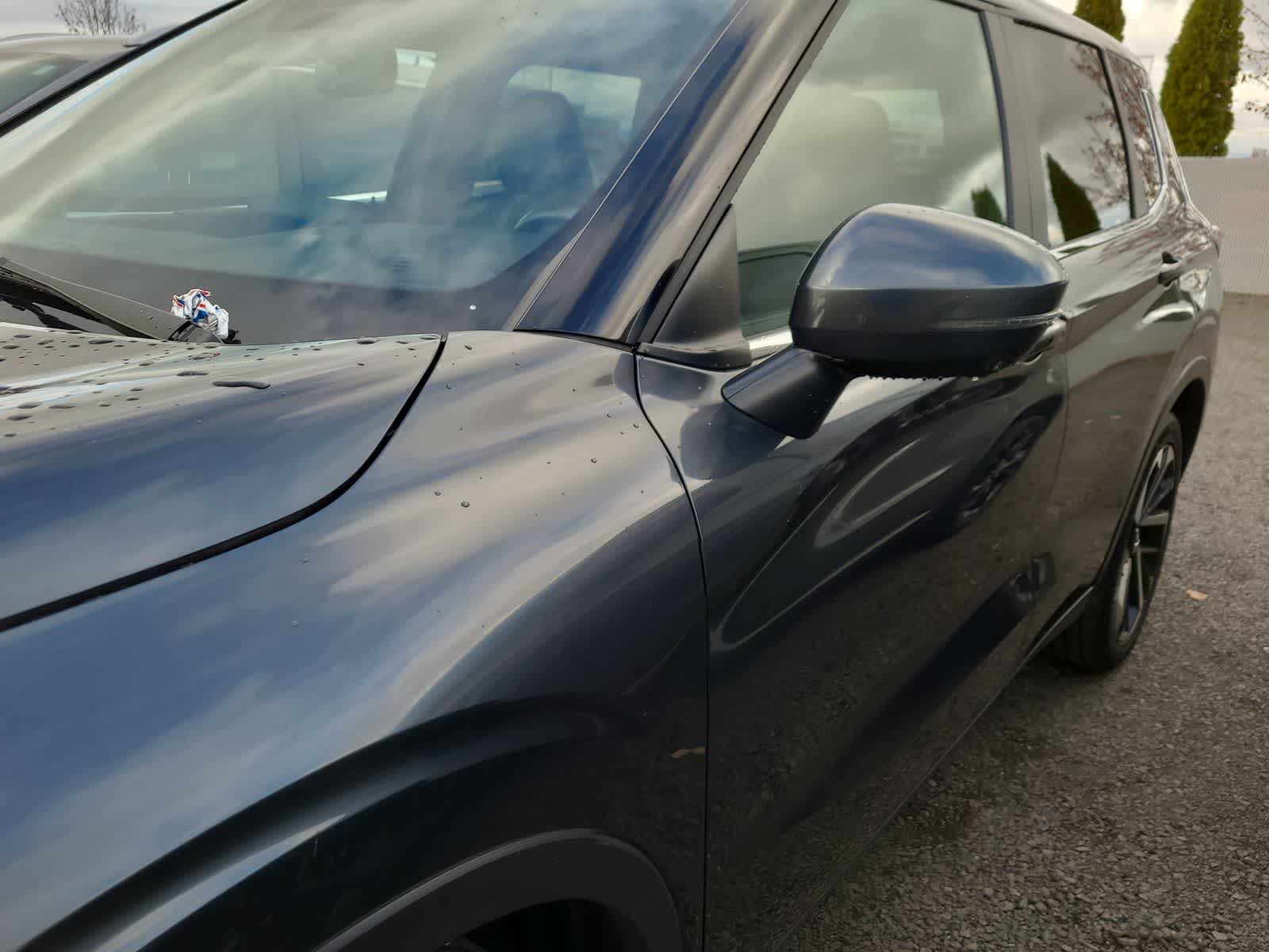 2024 Mitsubishi Outlander SE photo 2