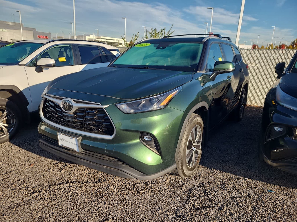 Used 2023 Toyota Highlander XLE SUV