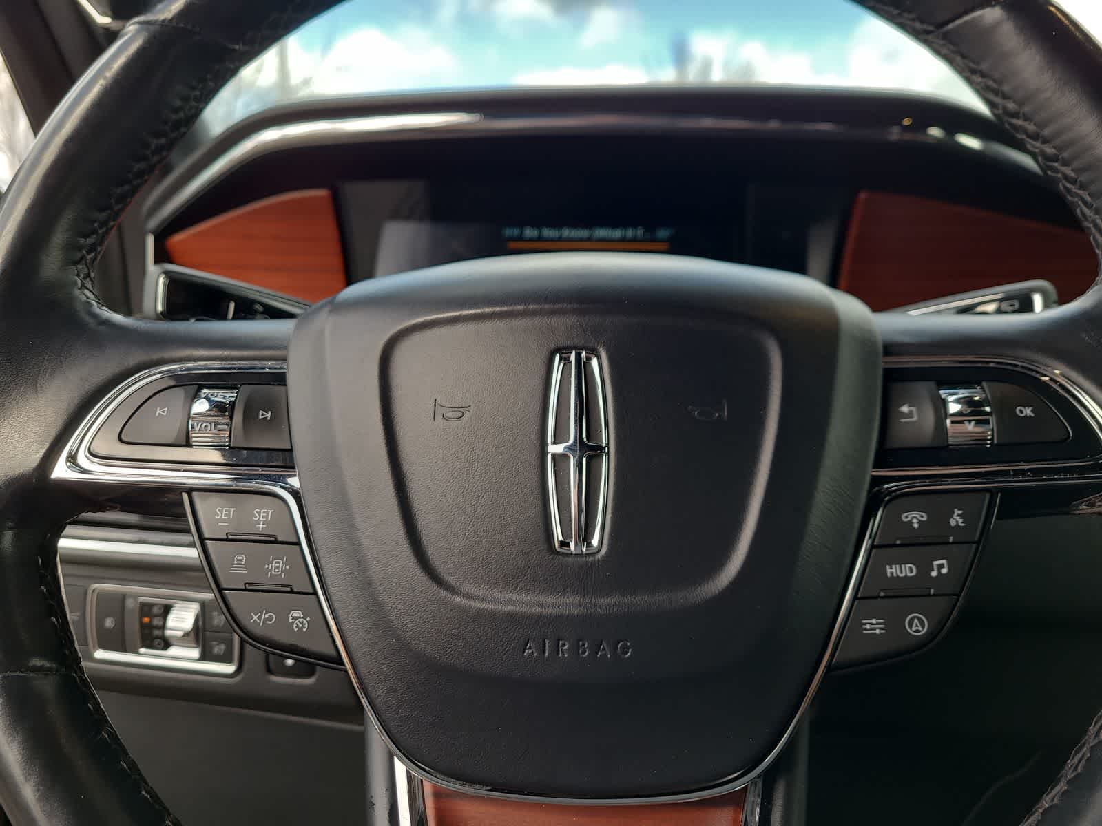 Thumbnail: 2023 Lincoln Navigator - 23