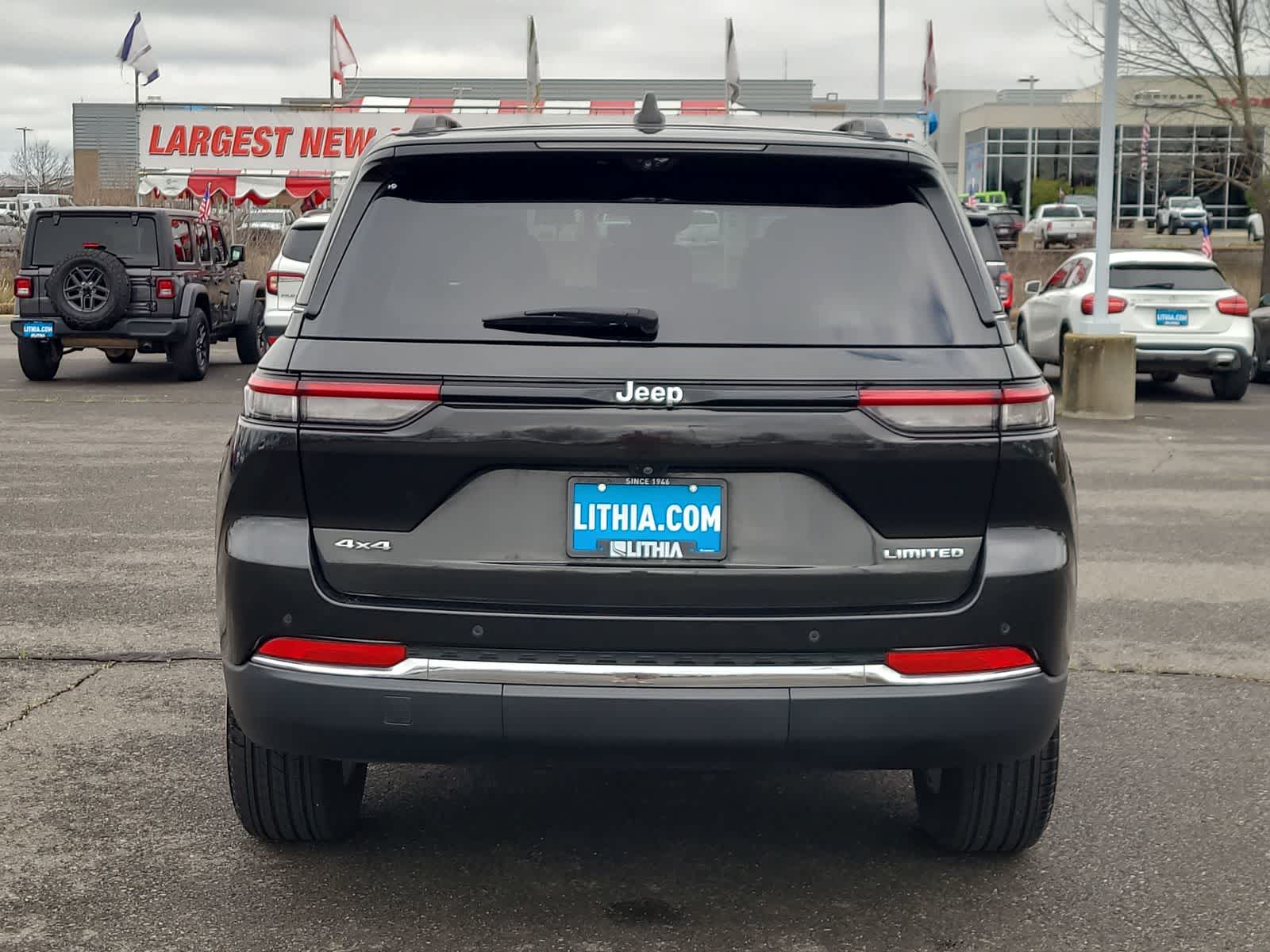 Thumbnail: 2024 Jeep Grand Cherokee - 13