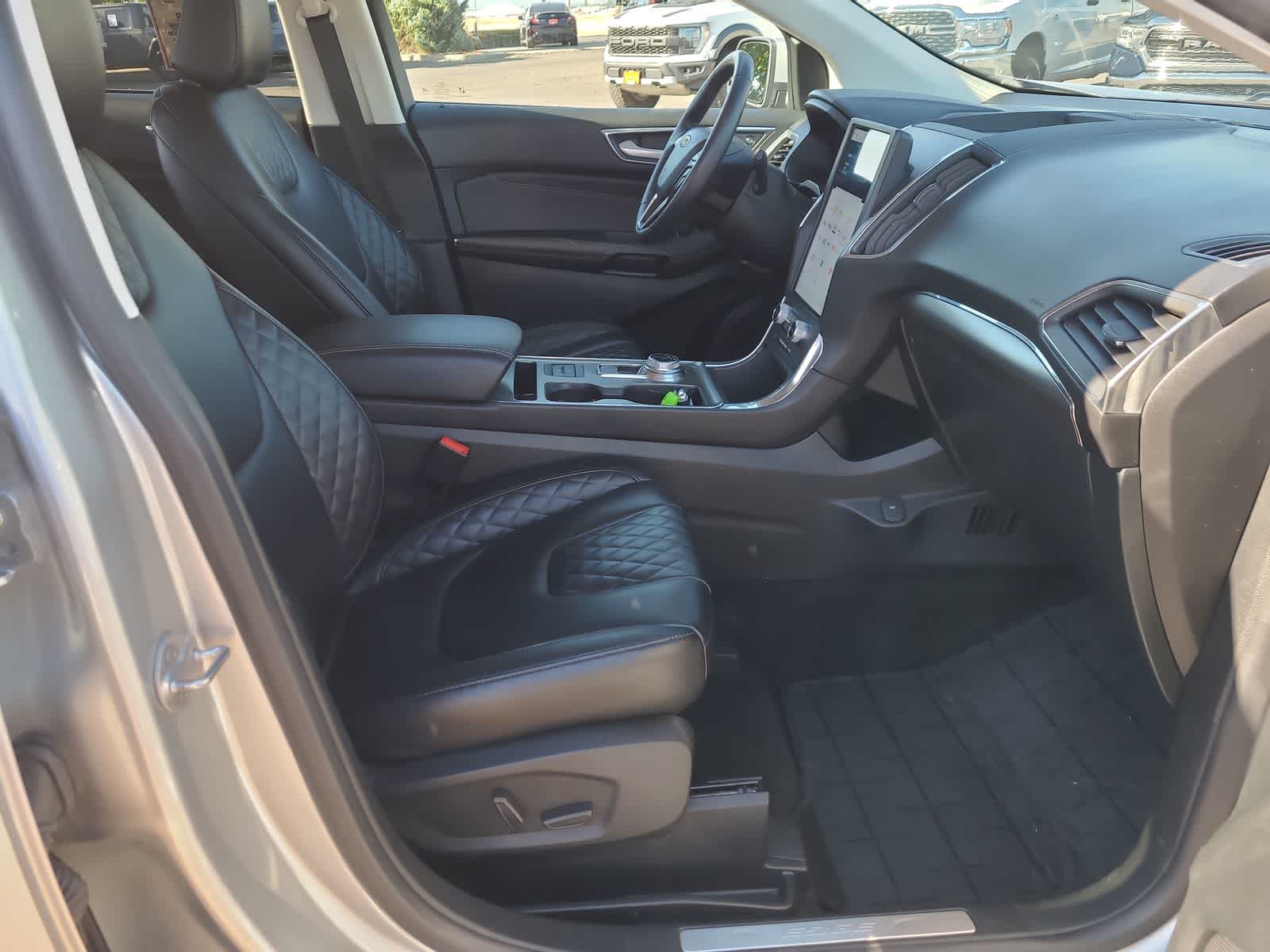 Thumbnail: 2023 Ford Edge - 22