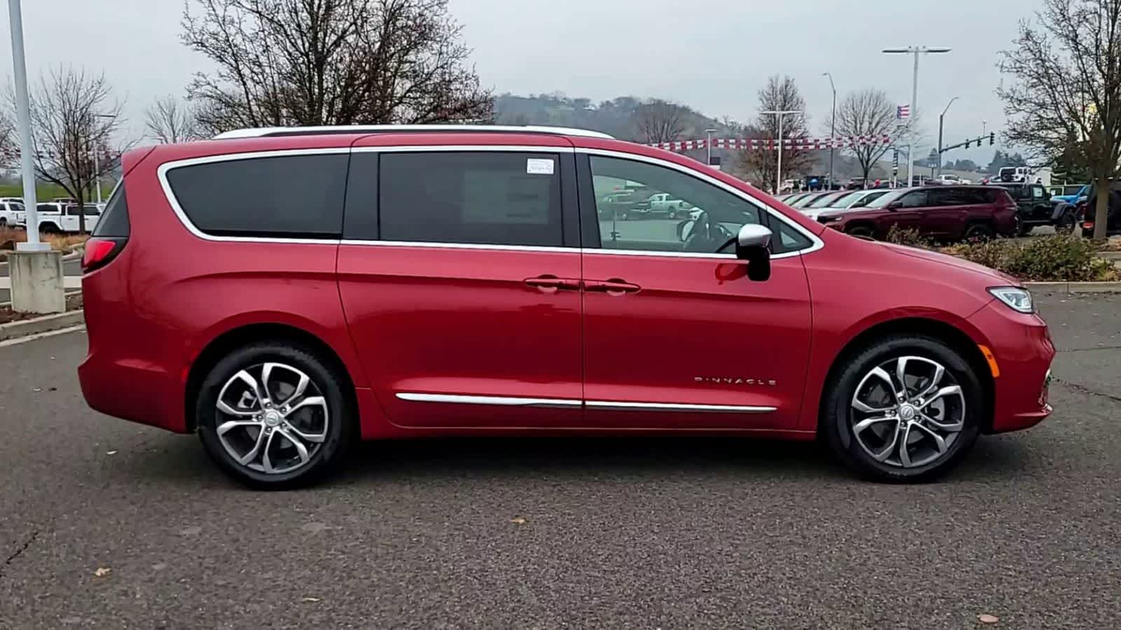 Thumbnail: 2026 Chrysler Pacifica - 9