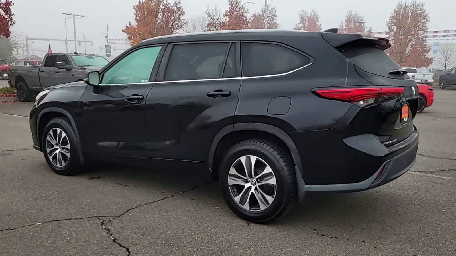 Thumbnail: 2023 Toyota Highlander - 6