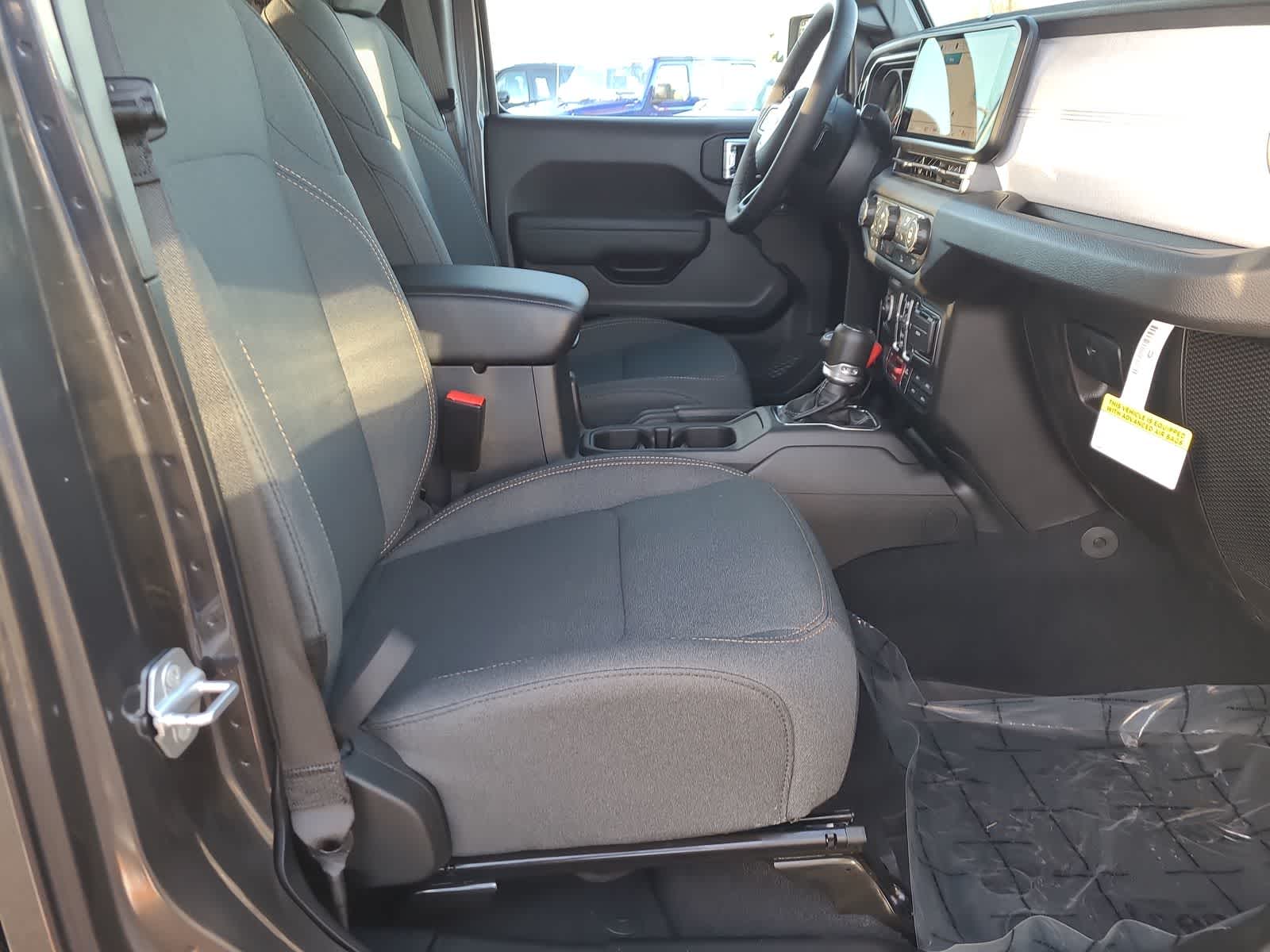 Thumbnail: 2026 Jeep Gladiator - 22