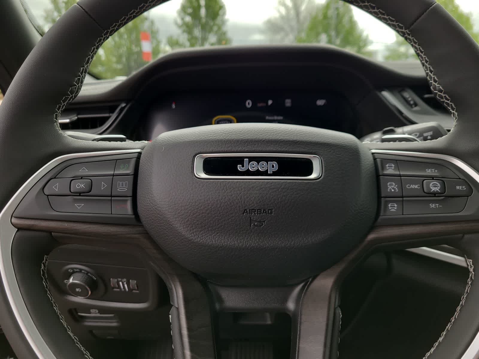 Thumbnail: 2026 Jeep Grand Cherokee - 23