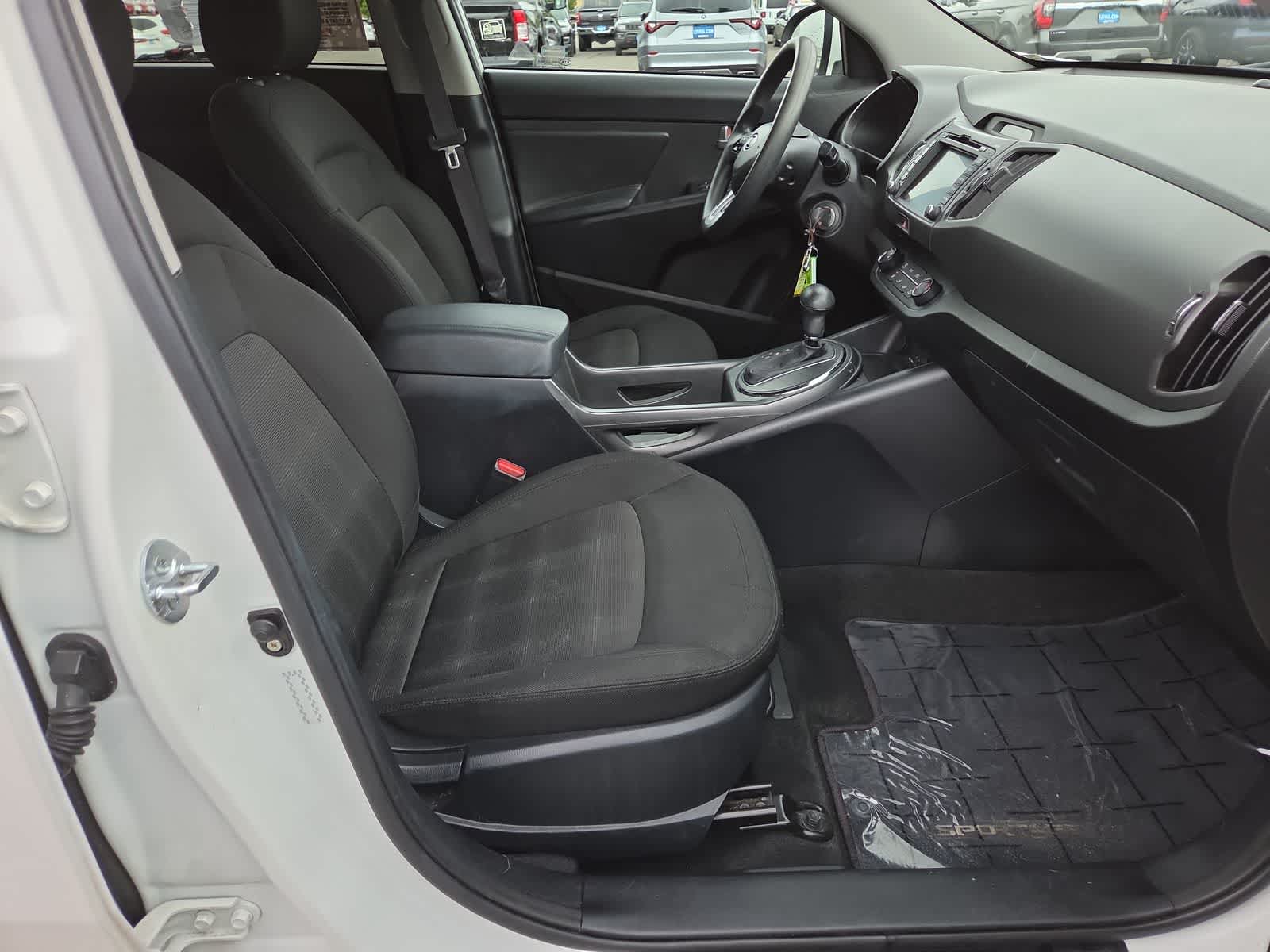 Thumbnail: 2012 Kia Sportage - 22
