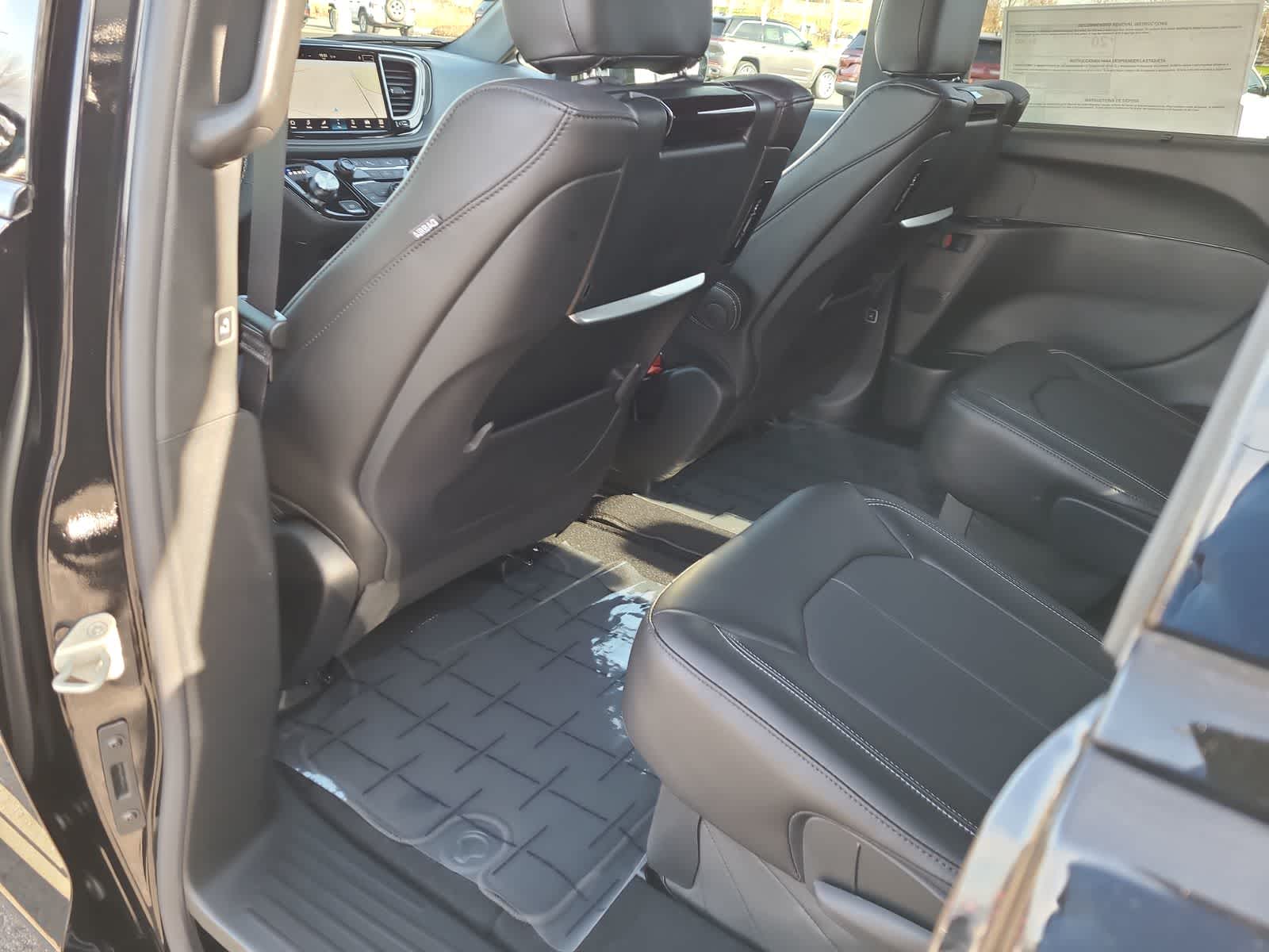 Thumbnail: 2026 Chrysler Pacifica - 20