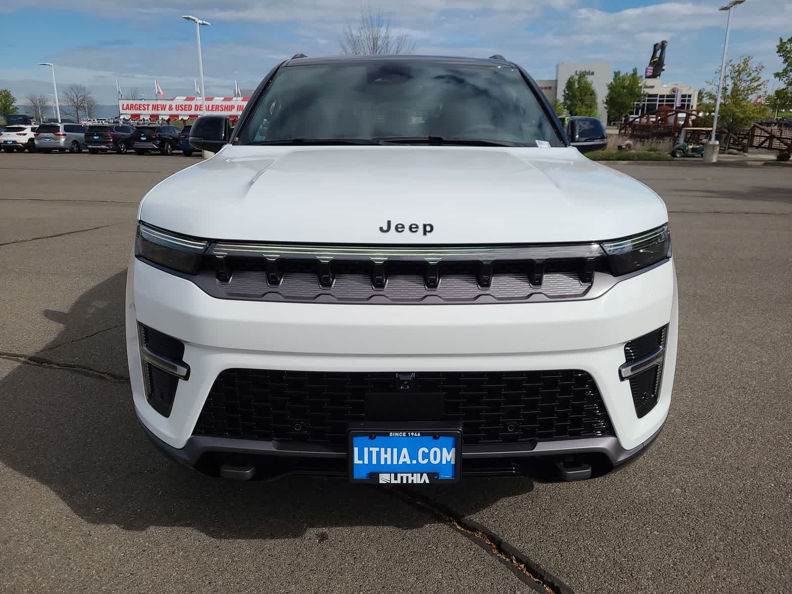 Thumbnail: 2026 Jeep Grand Wagoneer - 14