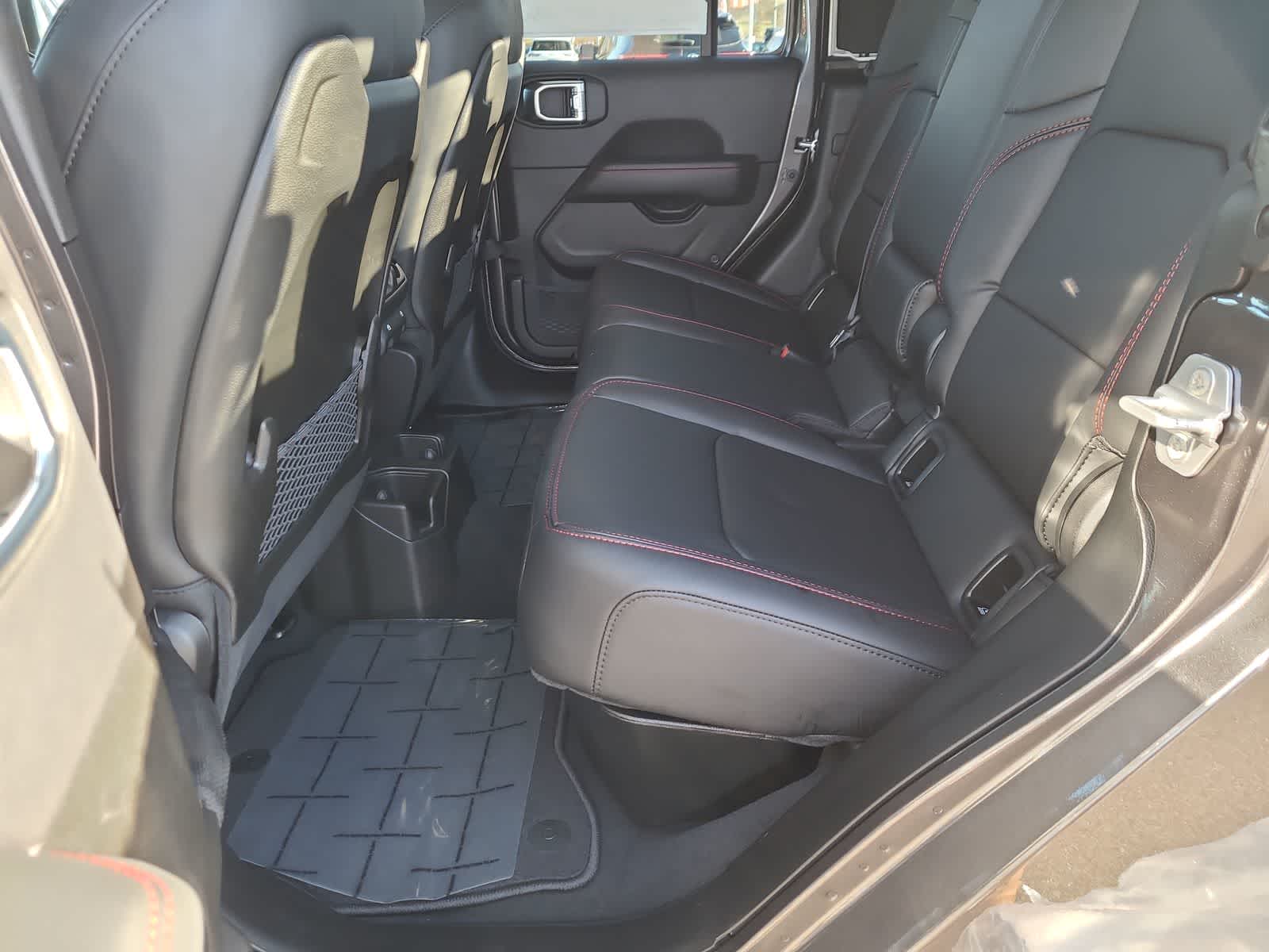 Thumbnail: 2026 Jeep Gladiator - 21