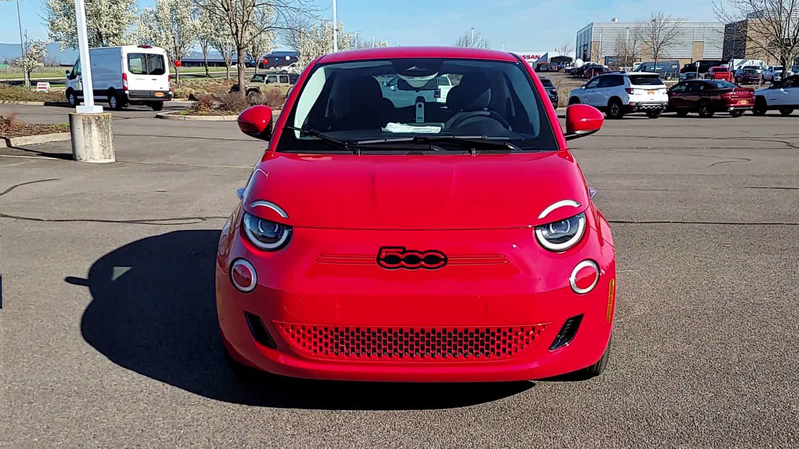 Thumbnail: 2024 Fiat 500e - 3
