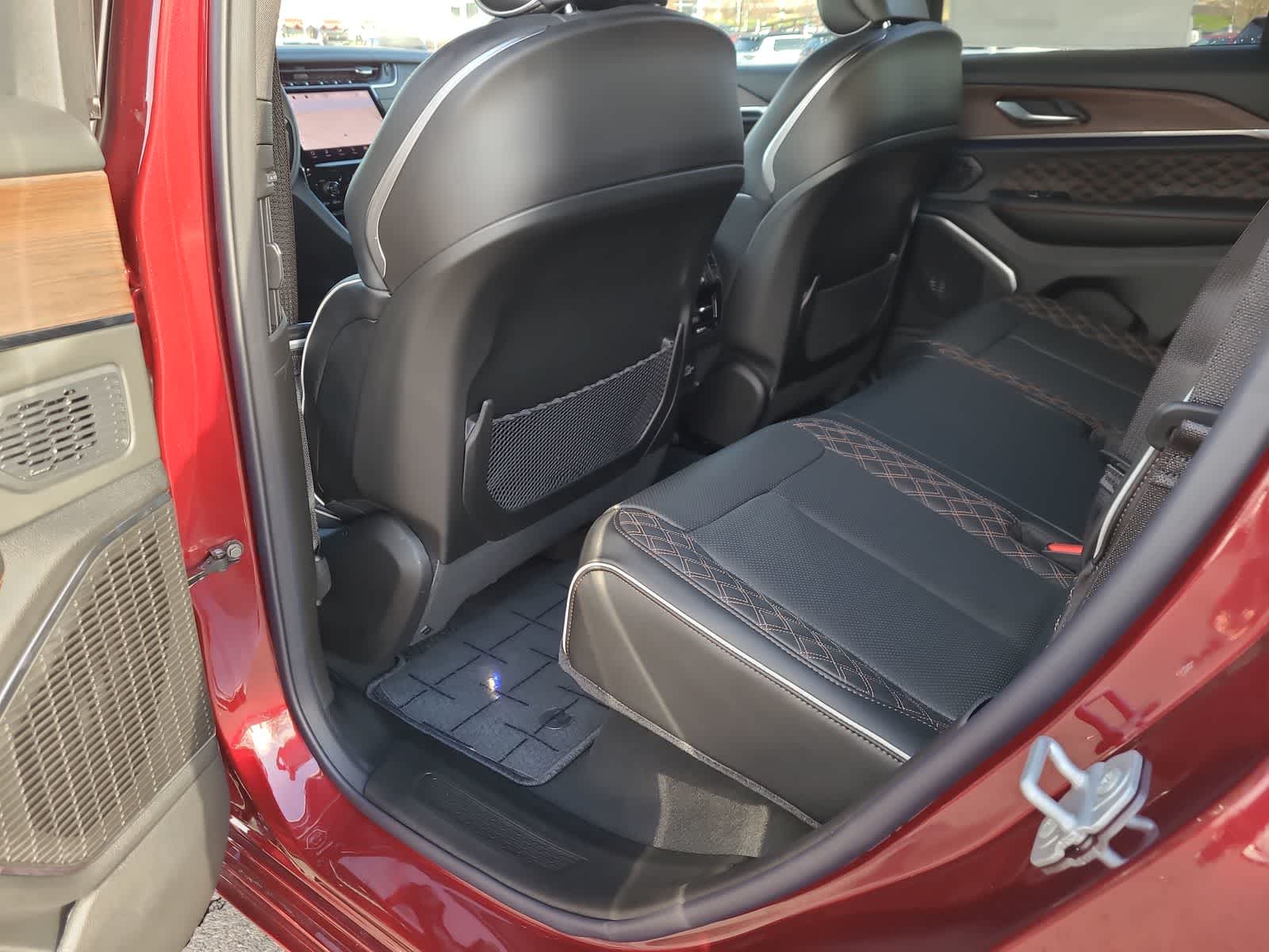 Thumbnail: 2025 Jeep Grand Cherokee - 20