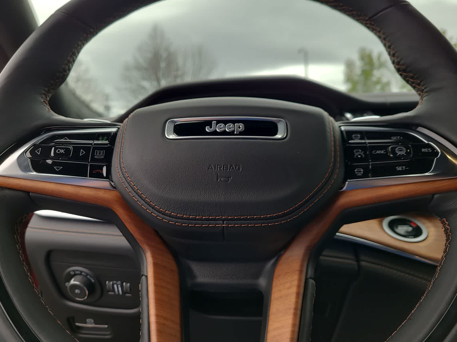 Thumbnail: 2025 Jeep Grand Cherokee - 23