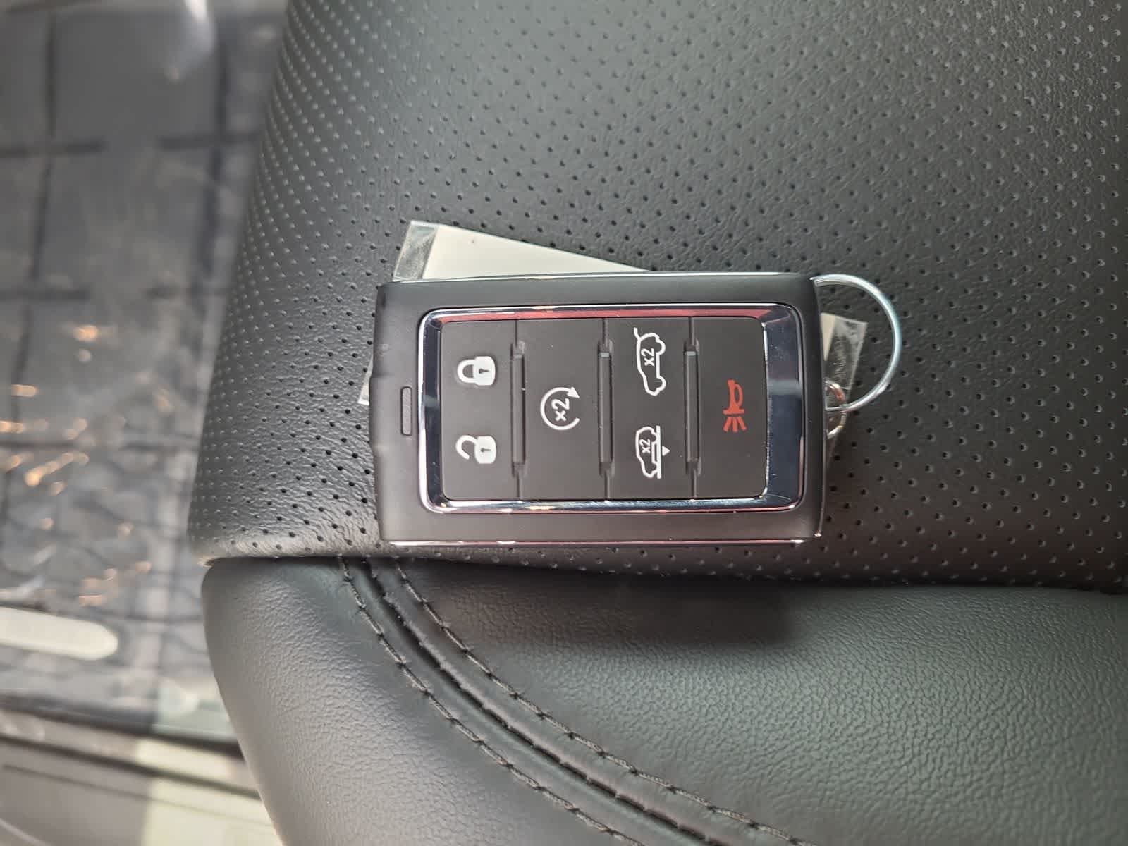 Thumbnail: 2026 Jeep Grand Wagoneer - 28