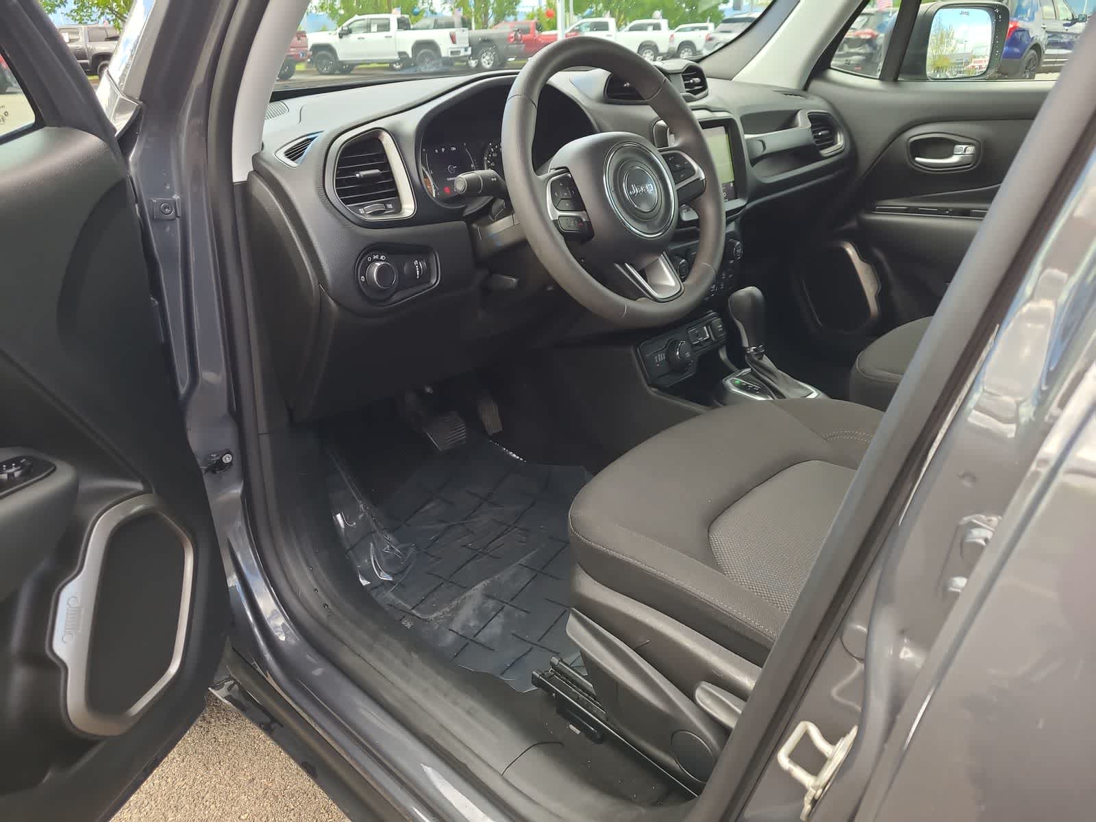 Thumbnail: 2023 Jeep Renegade - 10