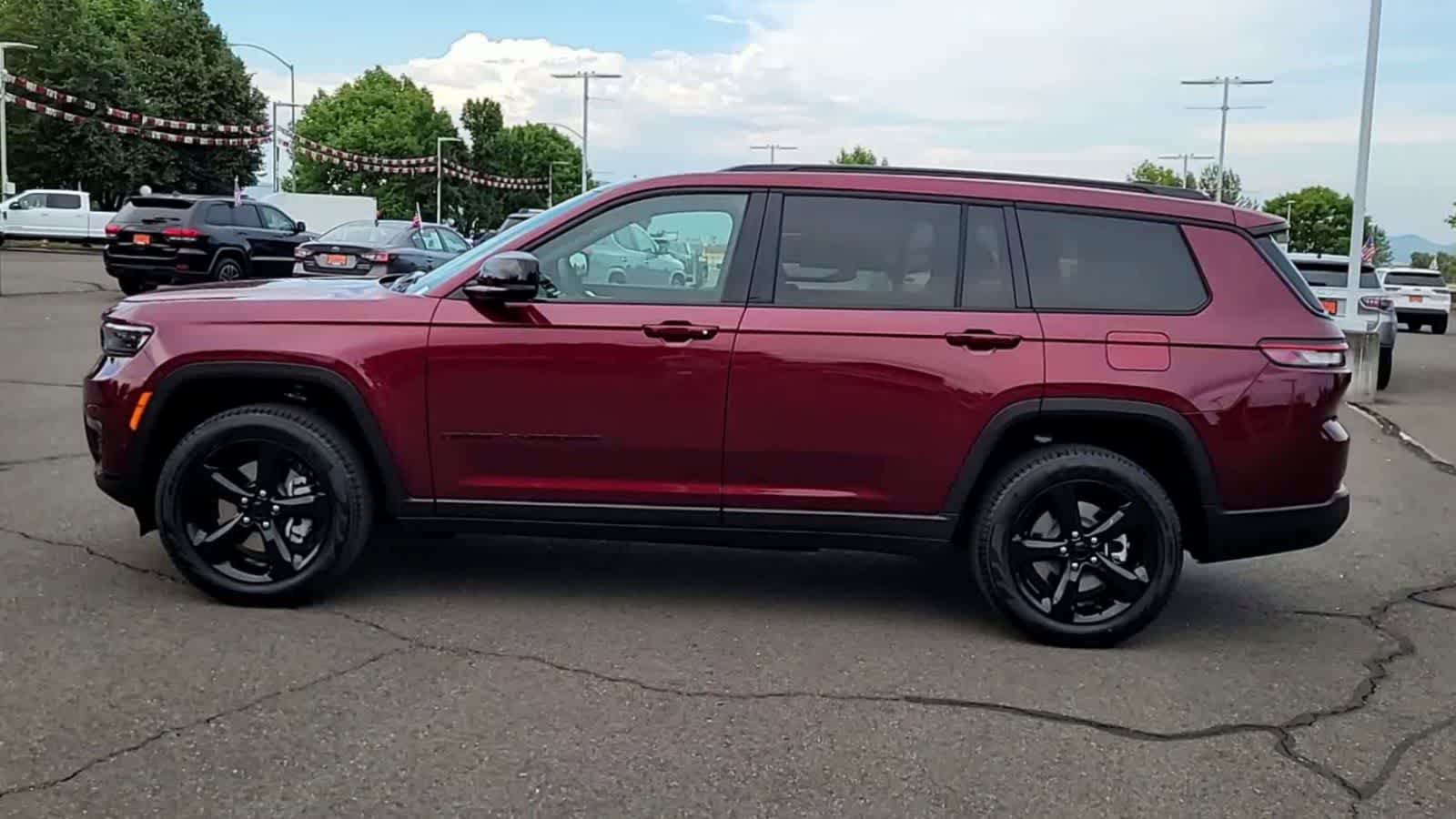 Thumbnail: 2025 Jeep Grand Cherokee - 5