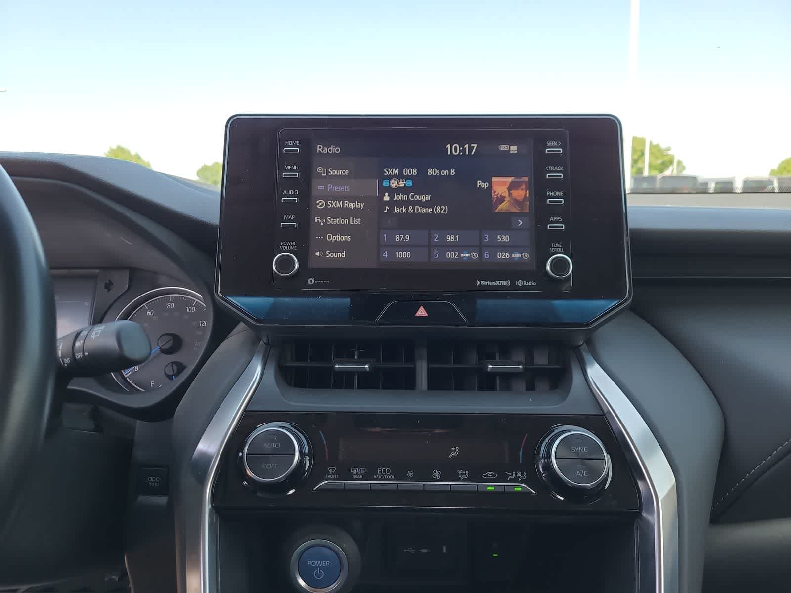 2021 Toyota Venza LE 24