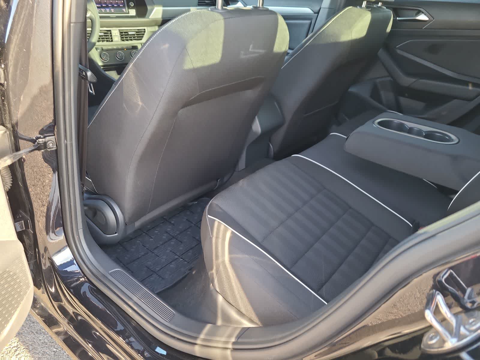 Thumbnail: 2023 Volkswagen Jetta - 20