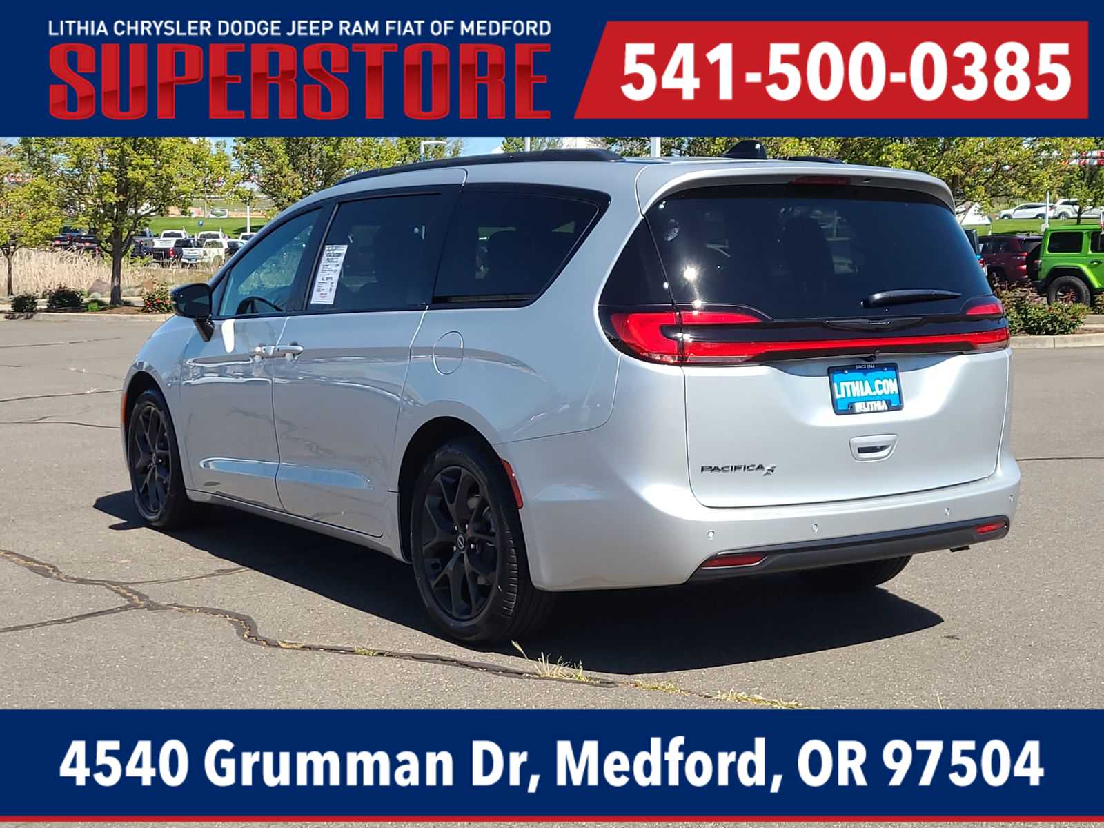 Thumbnail: 2026 Chrysler Pacifica - 12