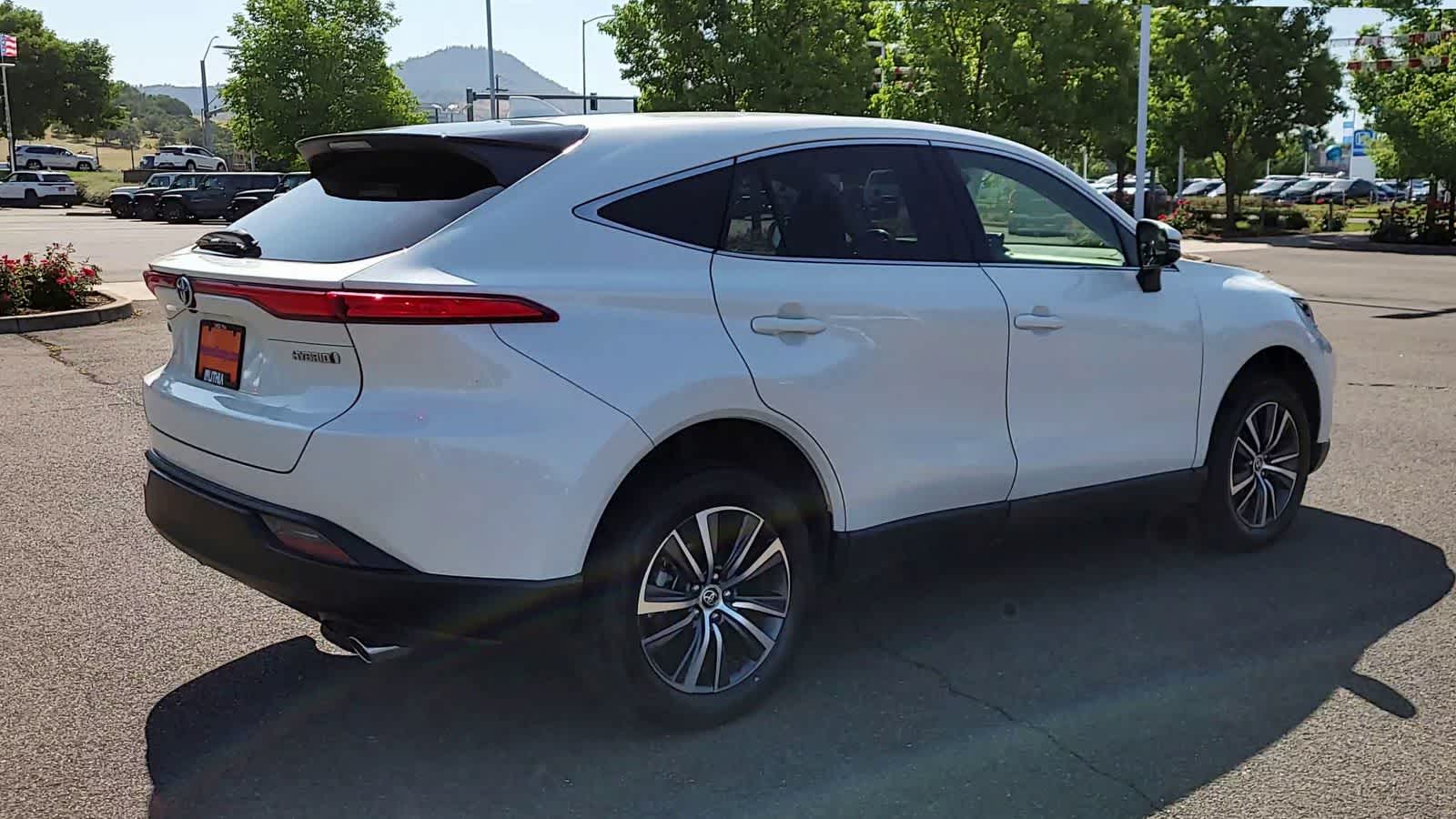 2021 Toyota Venza LE 8