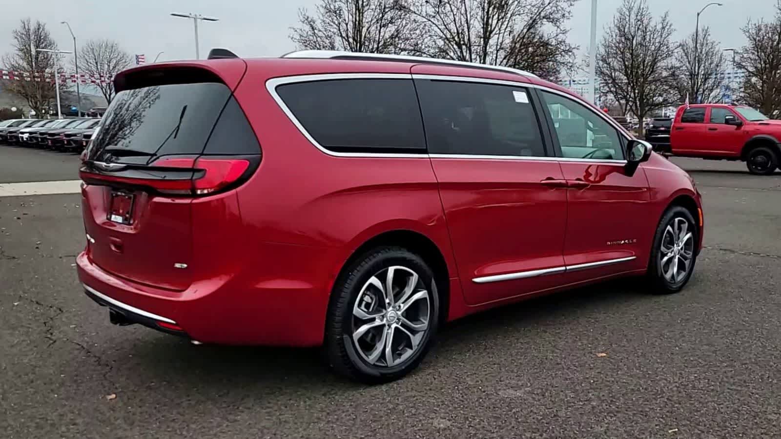 Thumbnail: 2026 Chrysler Pacifica - 8