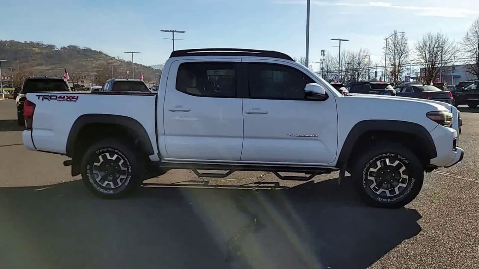 Thumbnail: 2019 Toyota Tacoma - 9