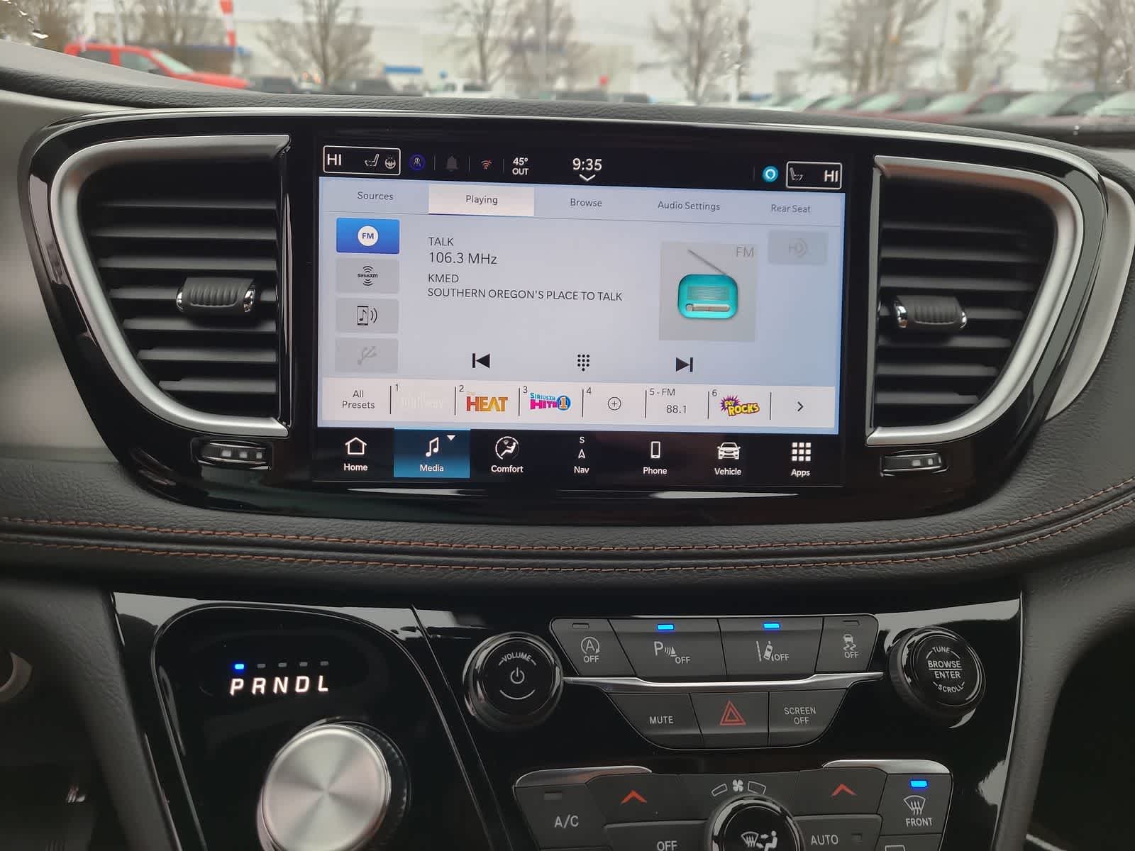 Thumbnail: 2026 Chrysler Pacifica - 24