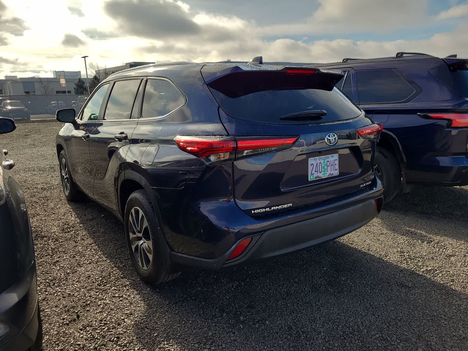 Thumbnail: 2023 Toyota Highlander - 3