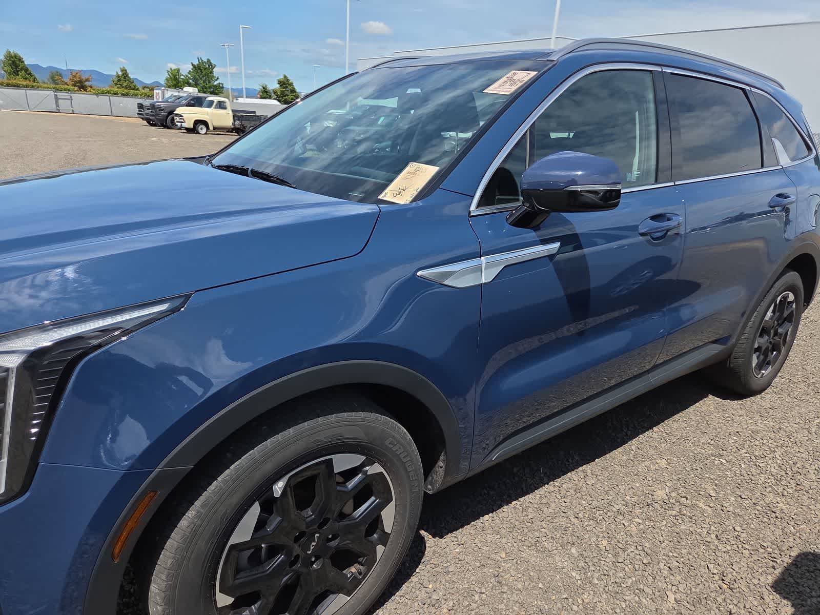 Thumbnail: 2024 Kia Sorento - 2