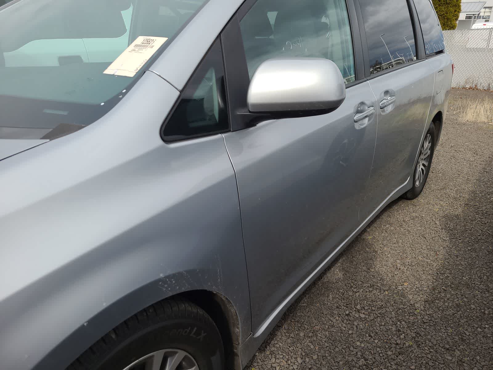 Thumbnail: 2020 Toyota Sienna - 2