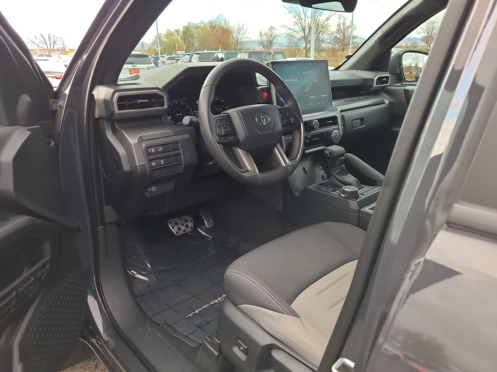 Thumbnail: 2024 Toyota Tacoma - 10