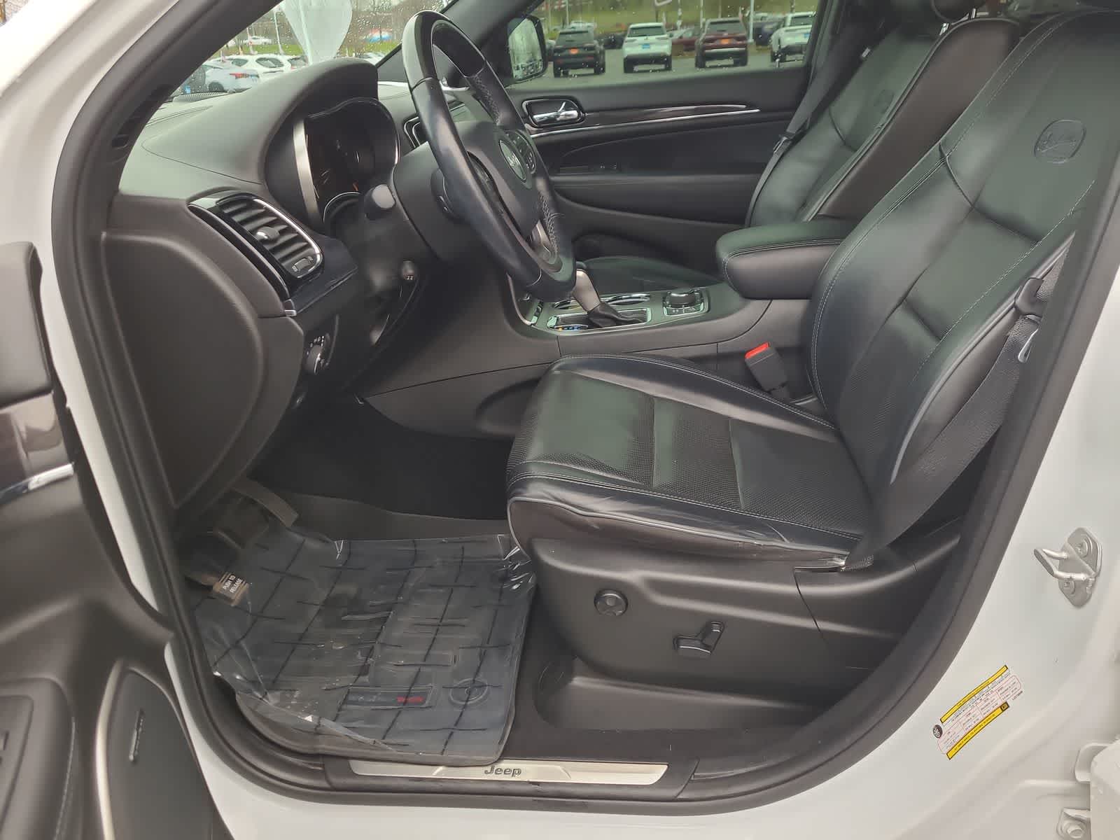 Thumbnail: 2020 Jeep Grand Cherokee - 19