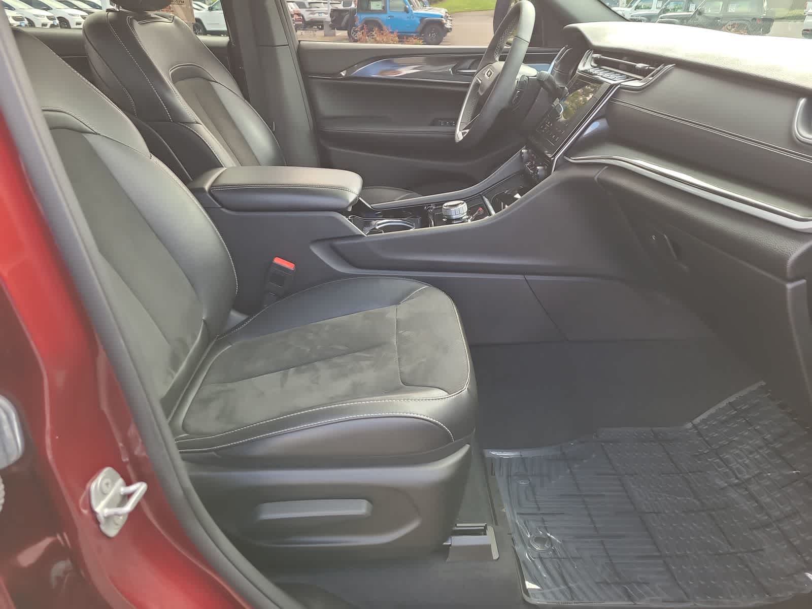 Thumbnail: 2023 Jeep Grand Cherokee - 22