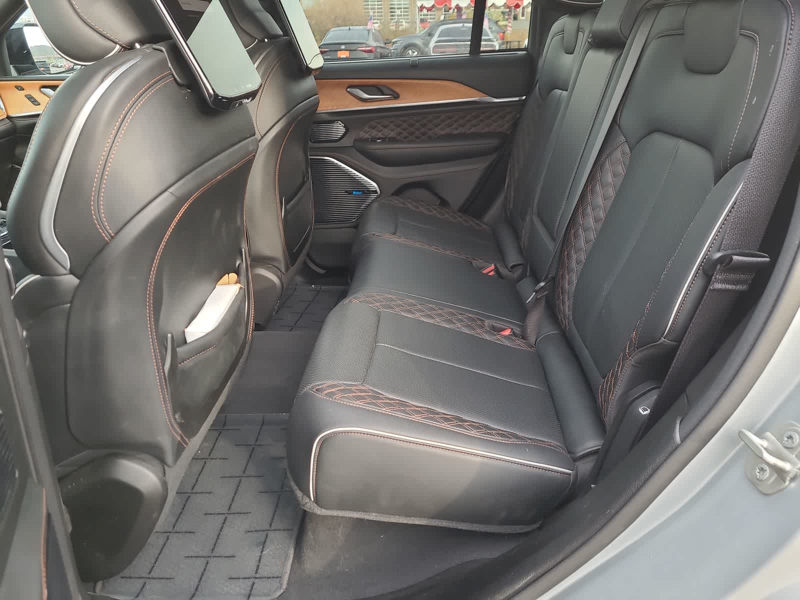 Thumbnail: 2023 Jeep Grand Cherokee - 21