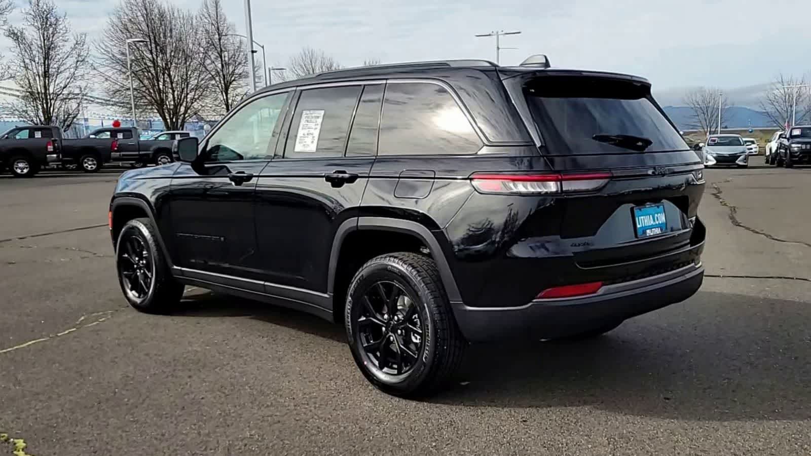 Thumbnail: 2026 Jeep Grand Cherokee - 6