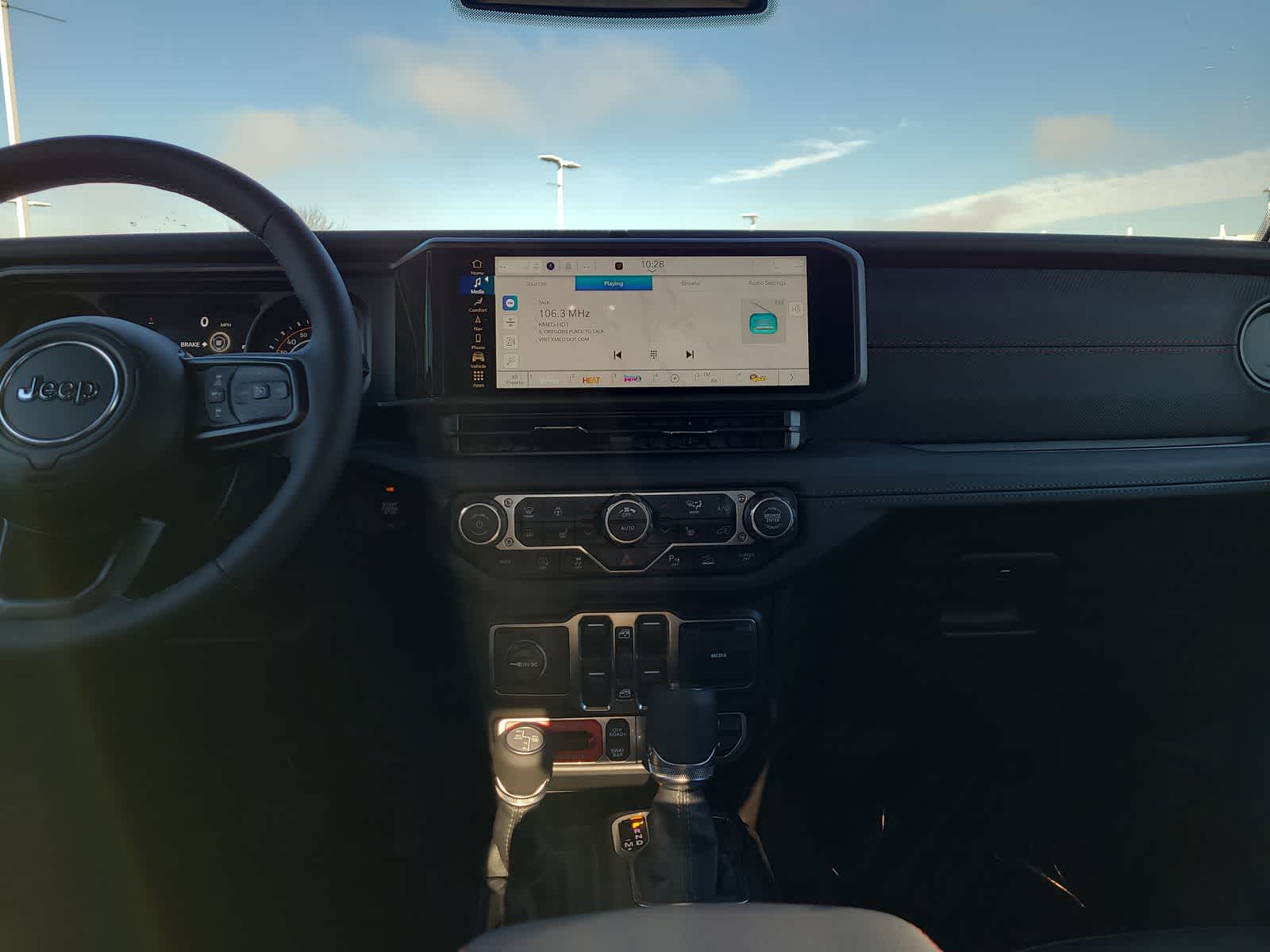 Thumbnail: 2026 Jeep Gladiator - 18